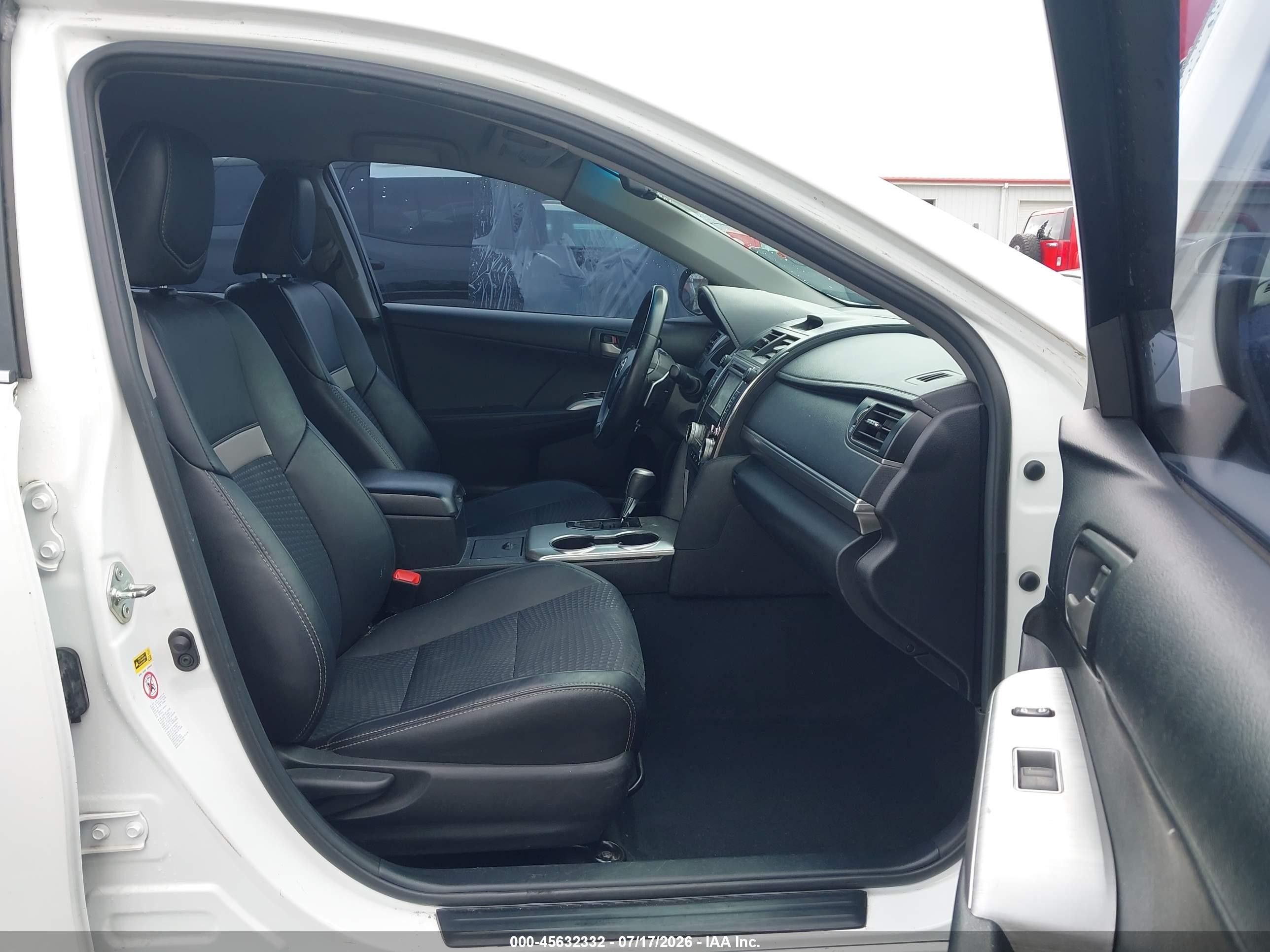 2014 Toyota Camry Se White vin: 4T1BF1FK3EU401544