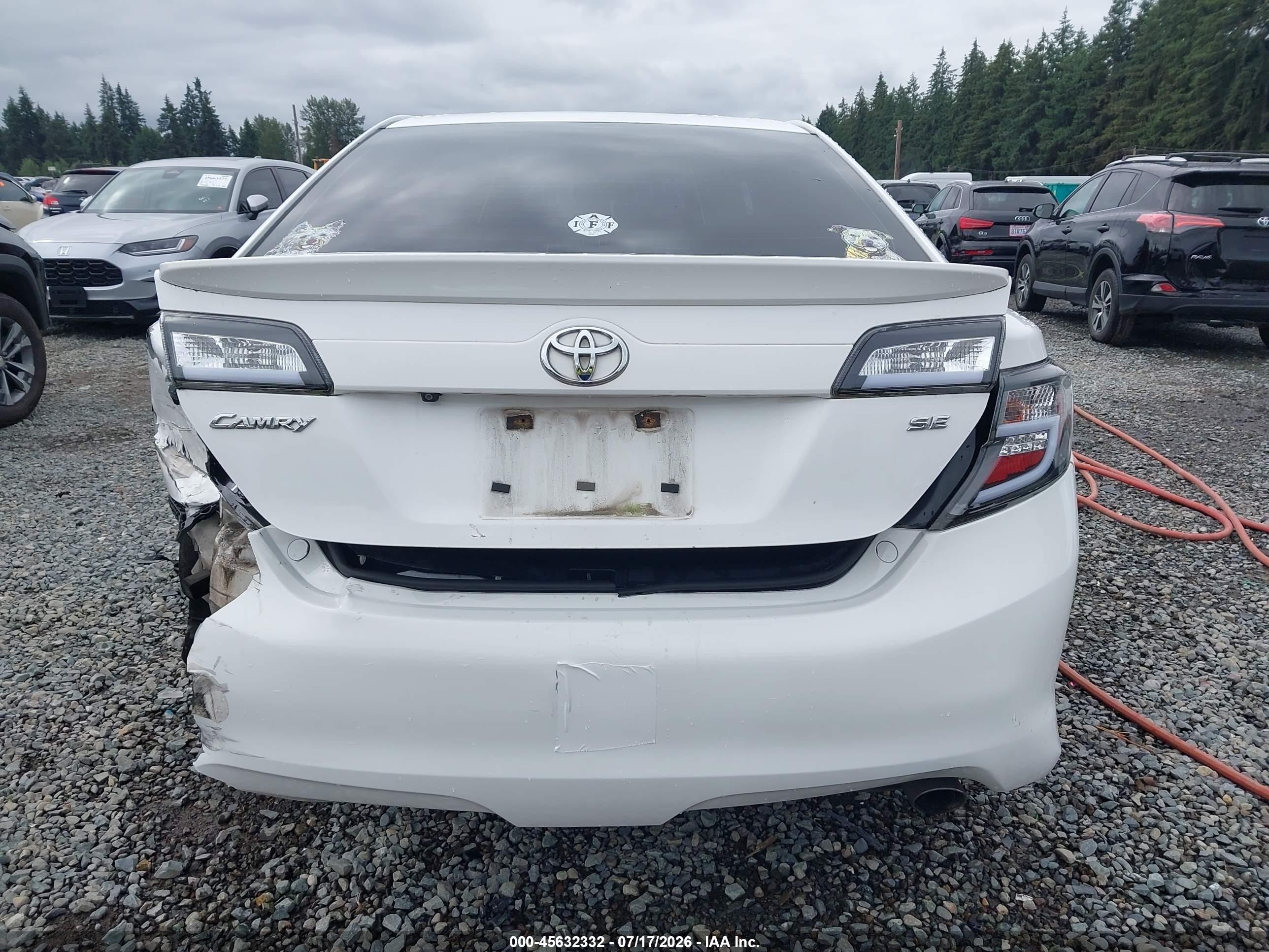 2014 Toyota Camry Se White vin: 4T1BF1FK3EU401544