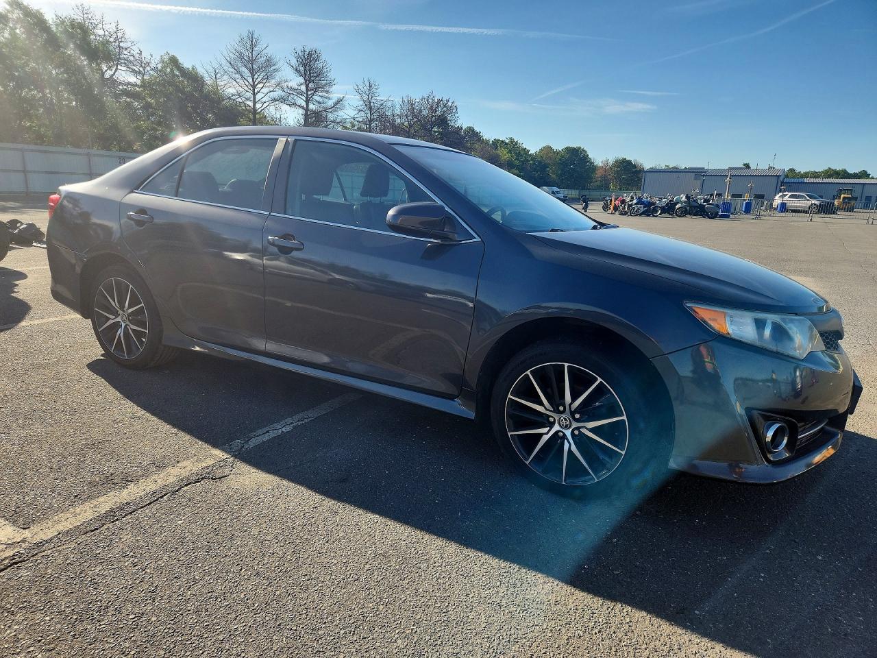 2014 Toyota Camry Se Серый vin: 4T1BF1FK3EU408445