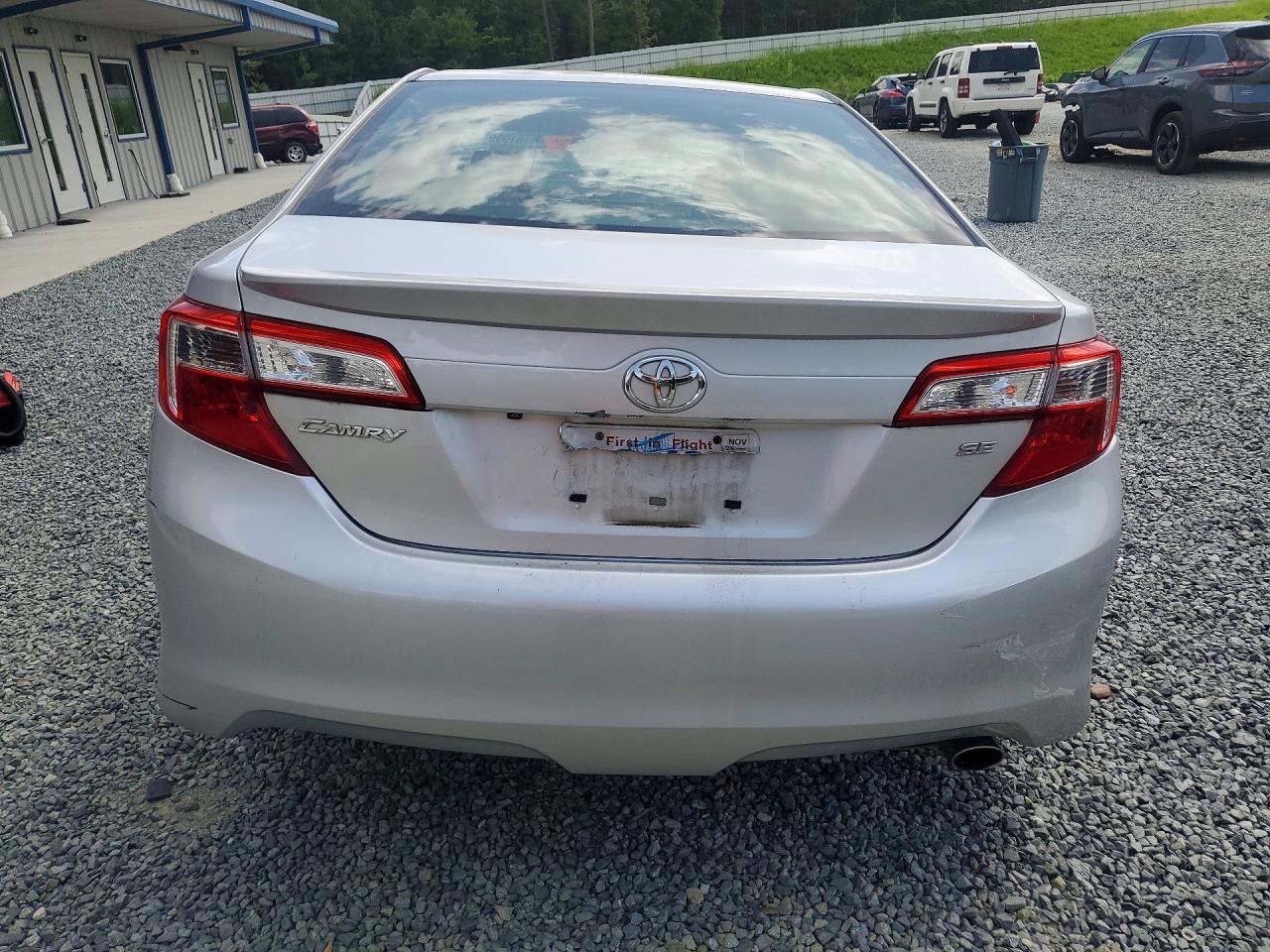 2014 Toyota Camry Se Silver vin: 4T1BF1FK3EU414875