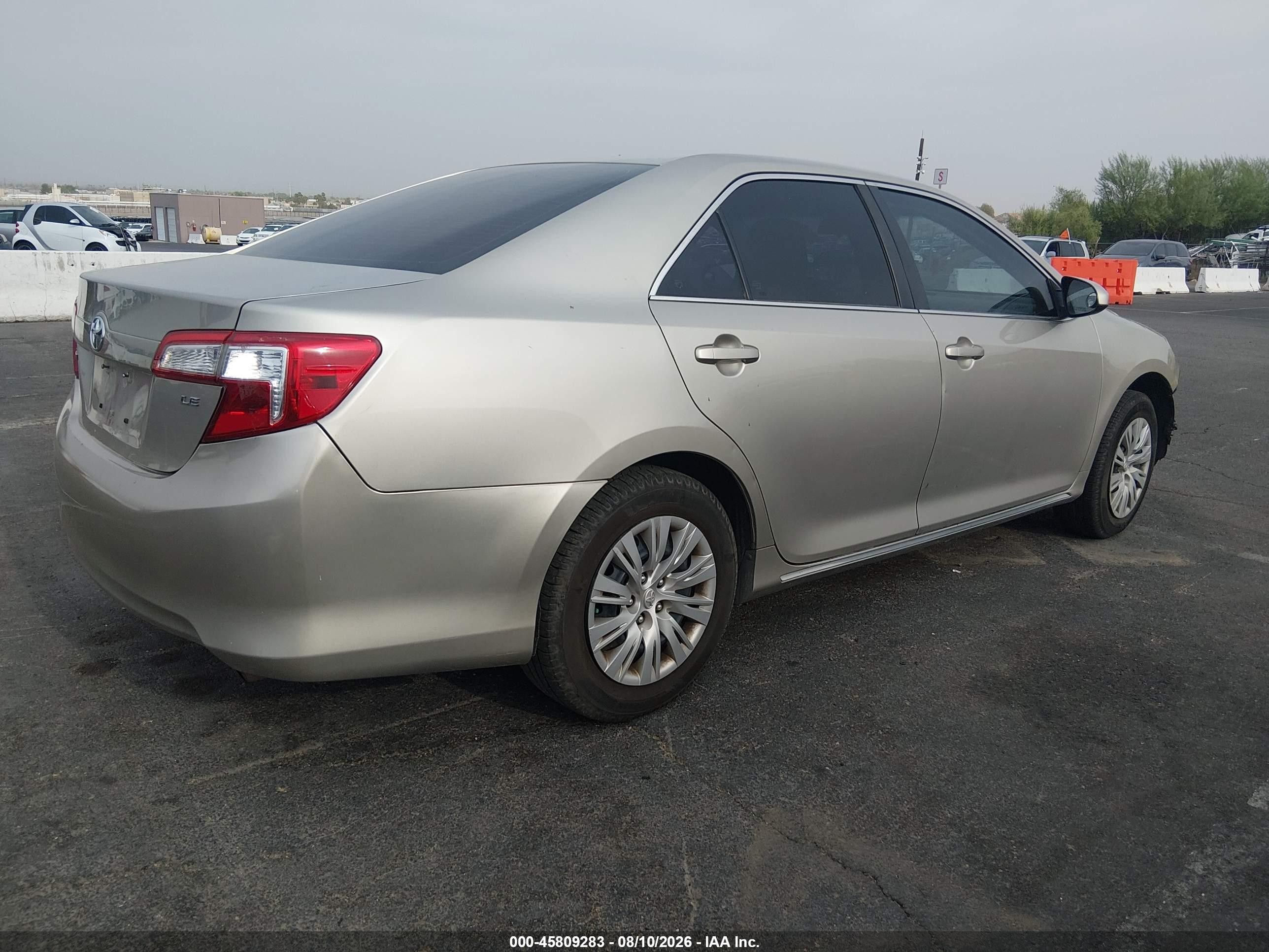 2014 Toyota Camry Le Gold vin: 4T1BF1FK3EU415069