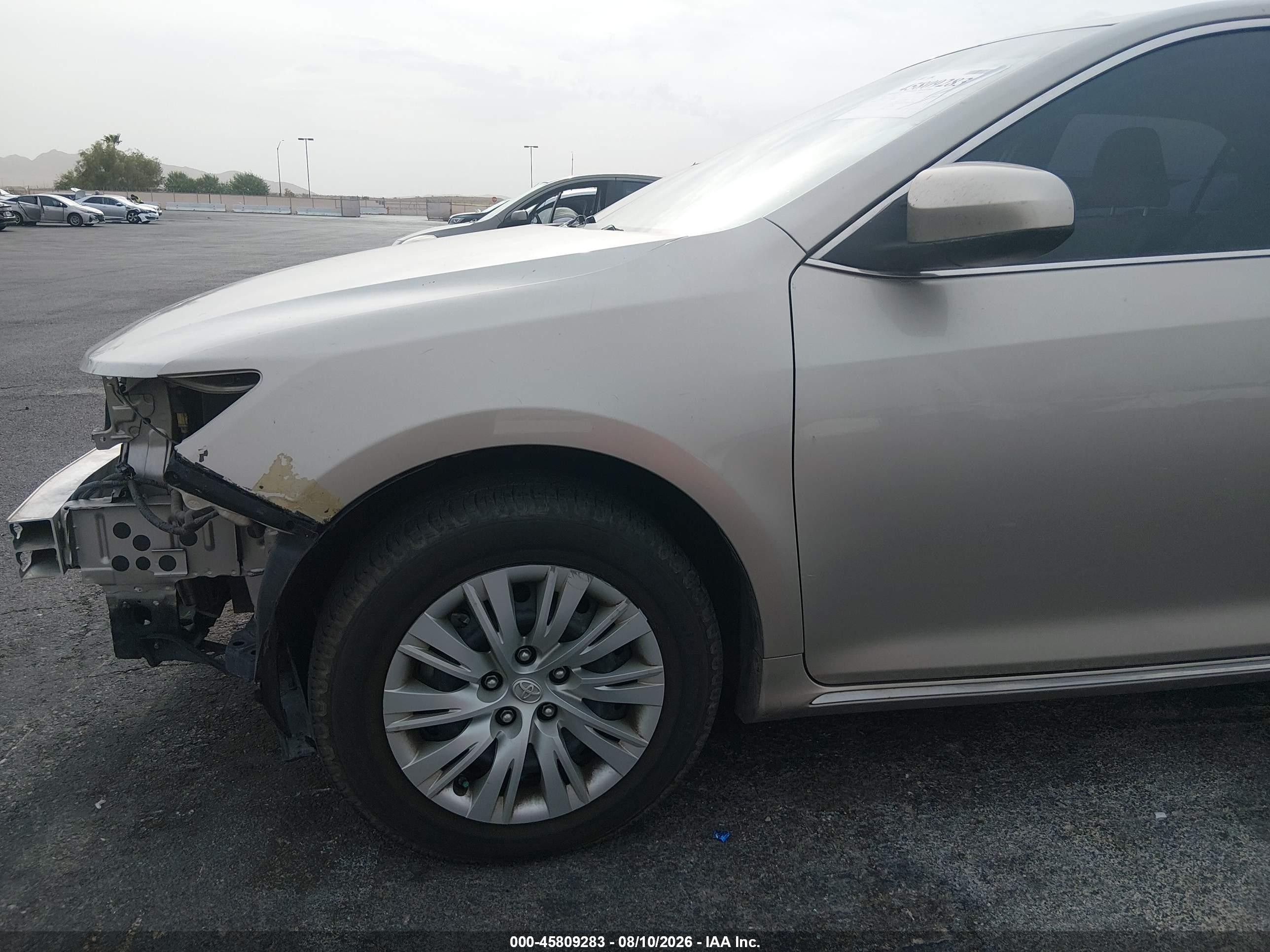 2014 Toyota Camry Le Gold vin: 4T1BF1FK3EU415069