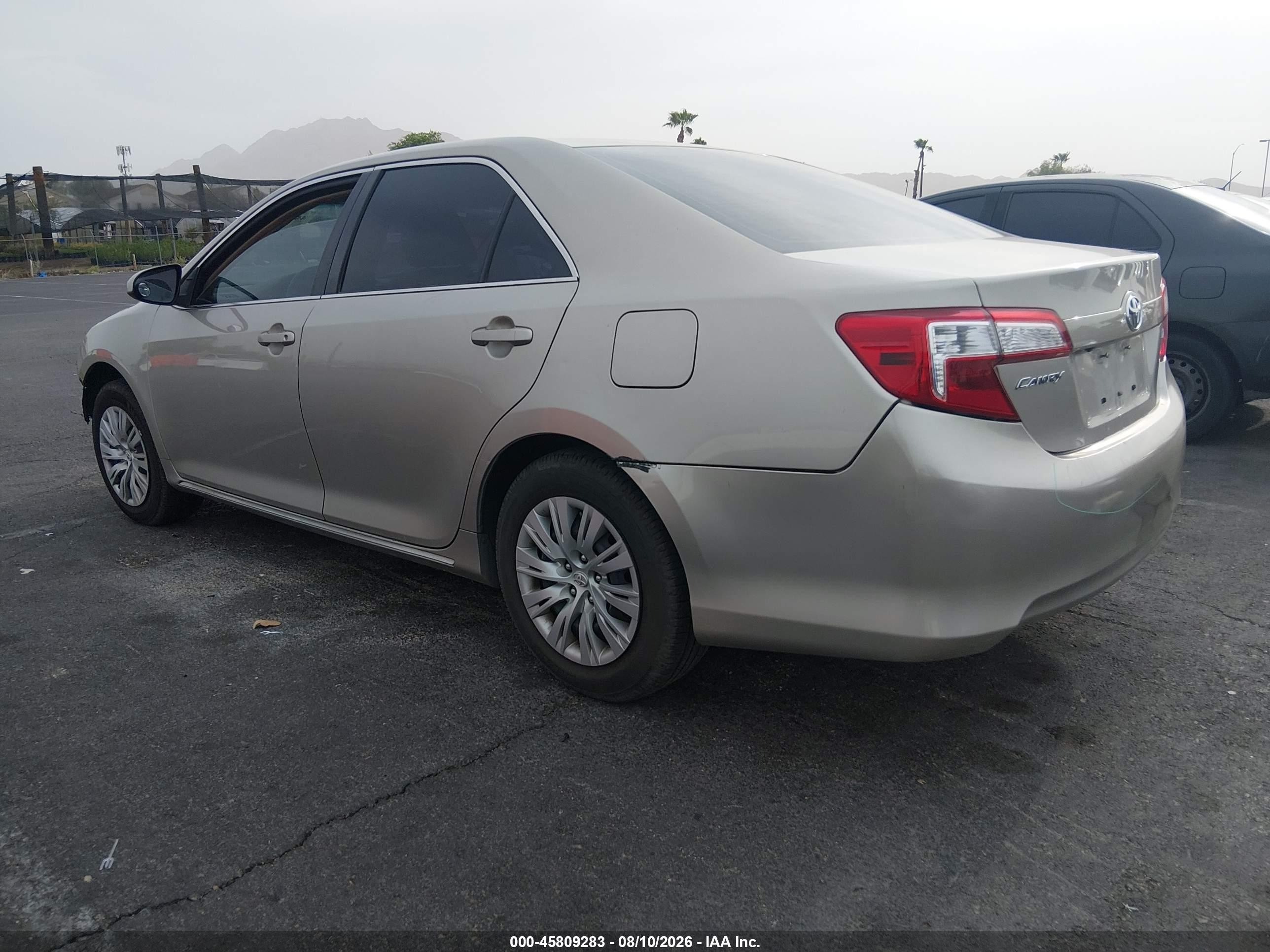 2014 Toyota Camry Le Gold vin: 4T1BF1FK3EU415069