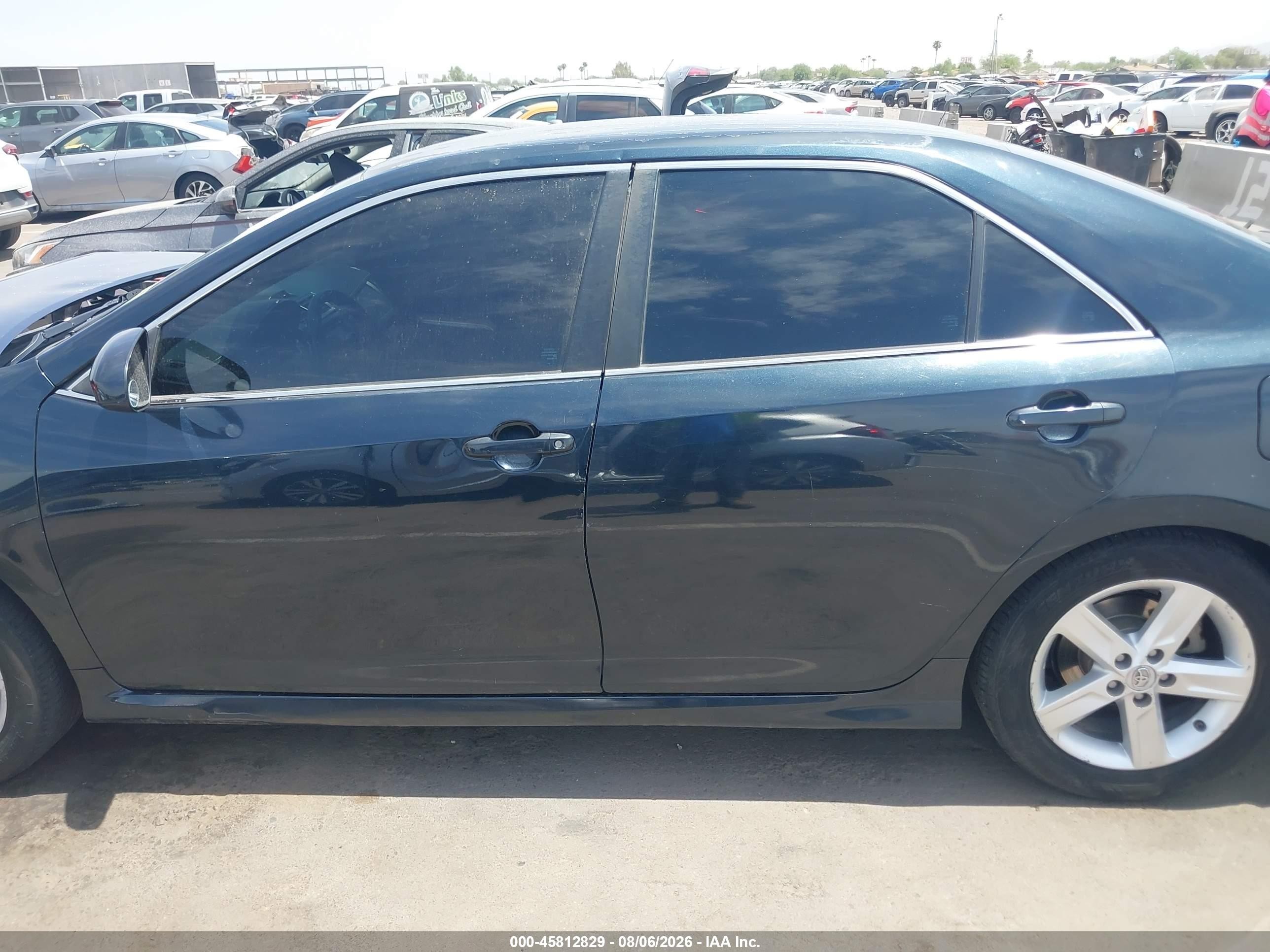 2014 Toyota Camry Se Blue vin: 4T1BF1FK3EU429764