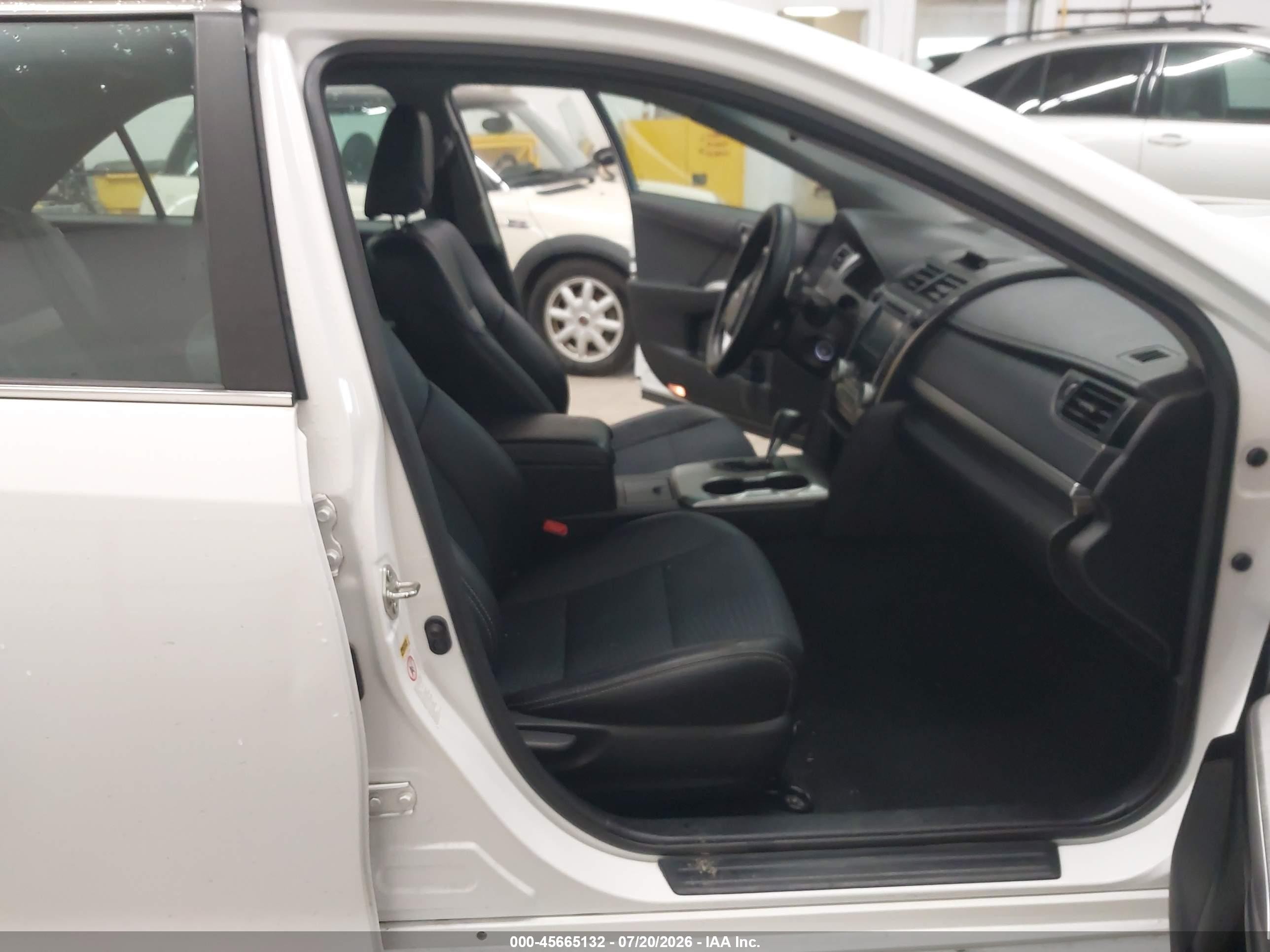 2014 Toyota Camry Se White vin: 4T1BF1FK3EU440134