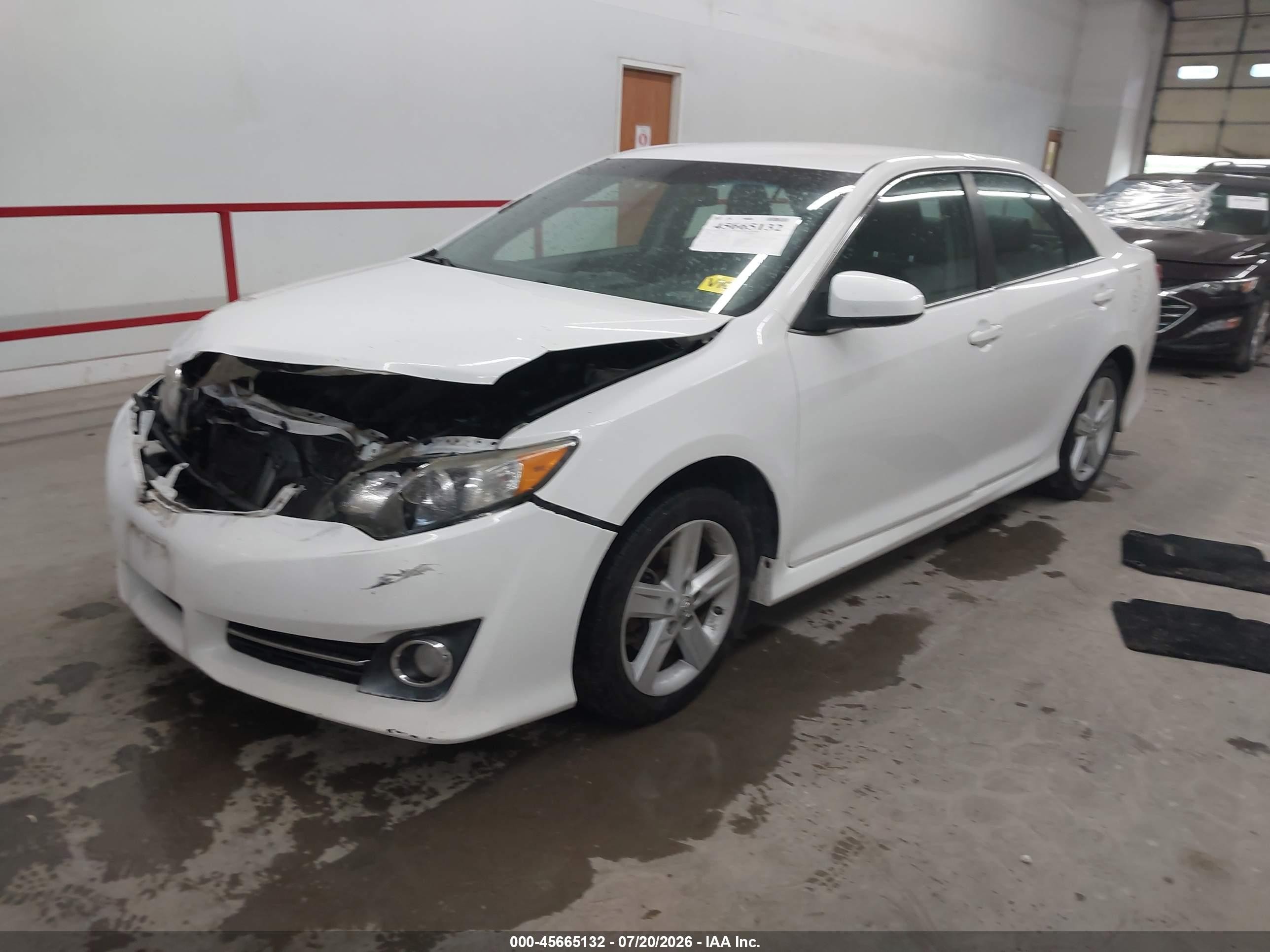 2014 Toyota Camry Se White vin: 4T1BF1FK3EU440134
