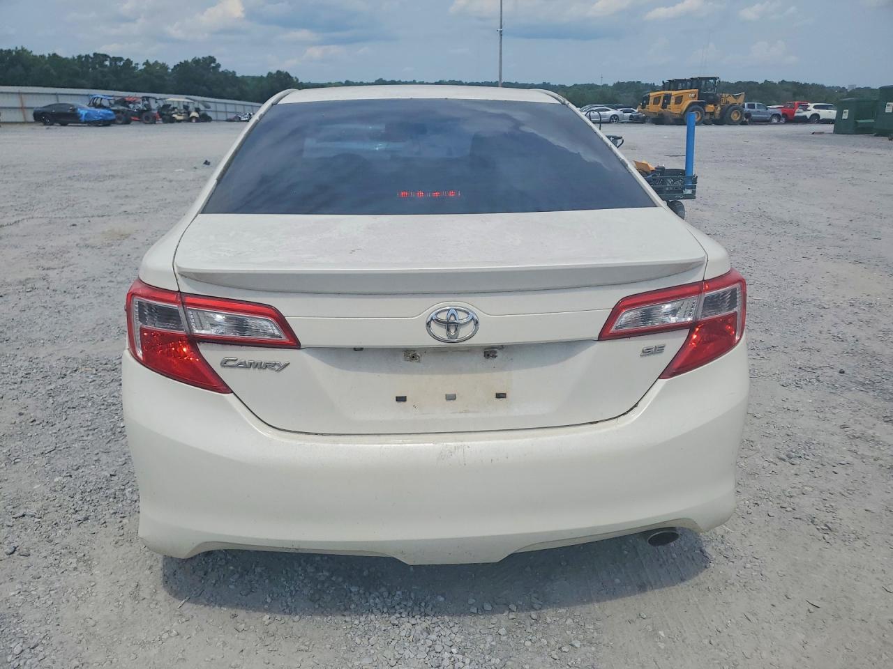 2014 Toyota Camry Se Sport White vin: 4T1BF1FK3EU448329