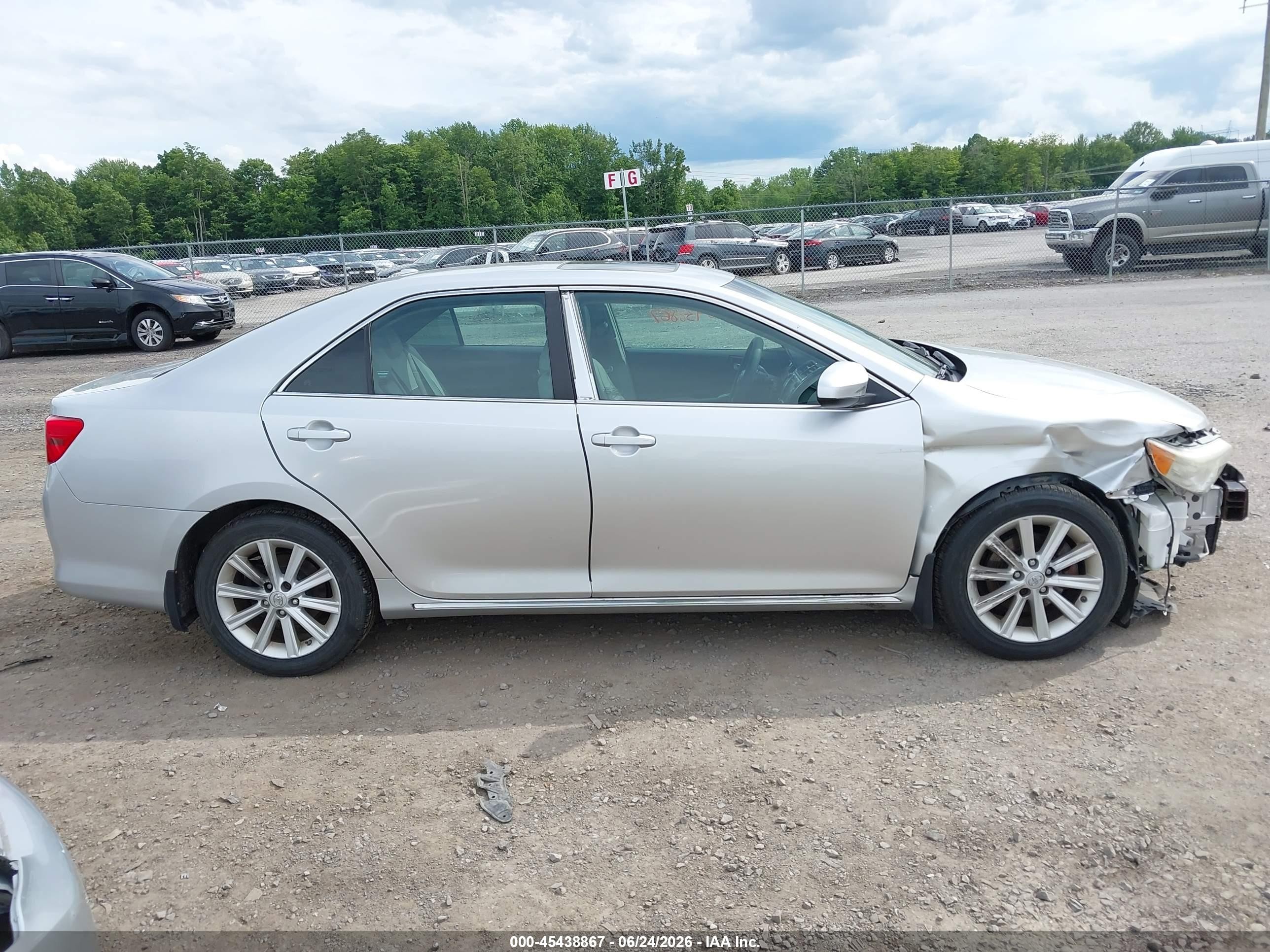 2014 Toyota Camry Xle Silver vin: 4T1BF1FK3EU449836