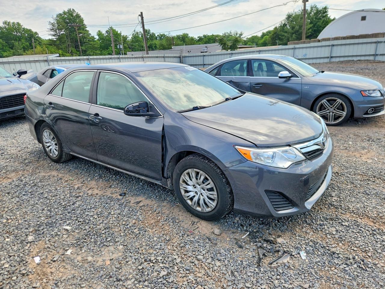 2014 Toyota Camry Le Gray vin: 4T1BF1FK3EU458729
