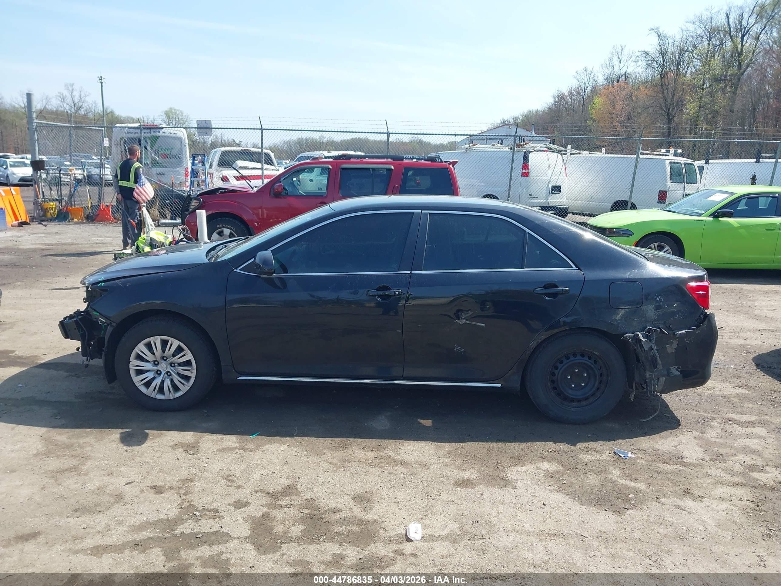 2014 Toyota Camry Le Black vin: 4T1BF1FK3EU470833