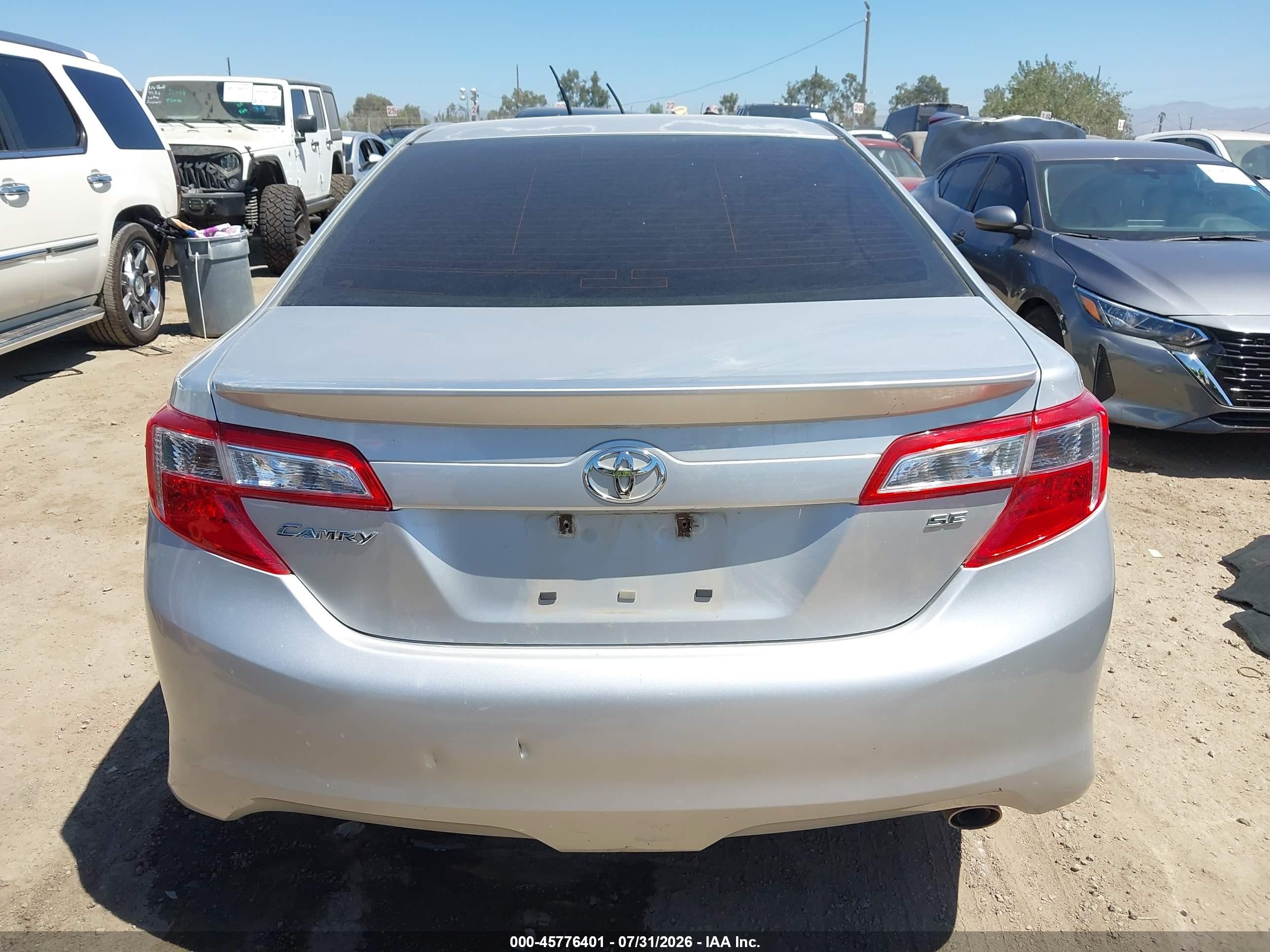 2014 Toyota Camry Se Silver vin: 4T1BF1FK3EU759646