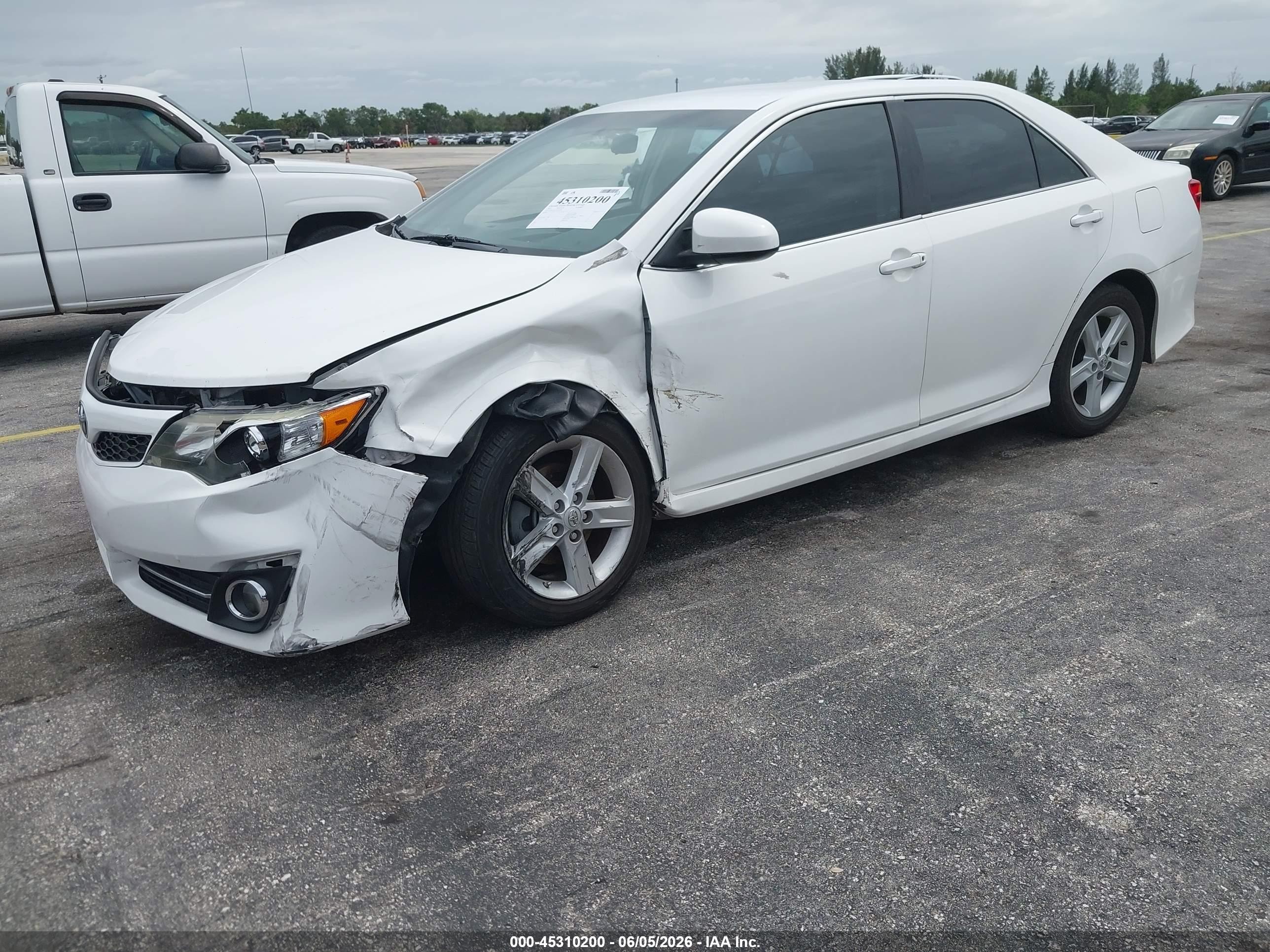 2014 Toyota Camry Se Белый vin: 4T1BF1FK3EU765818