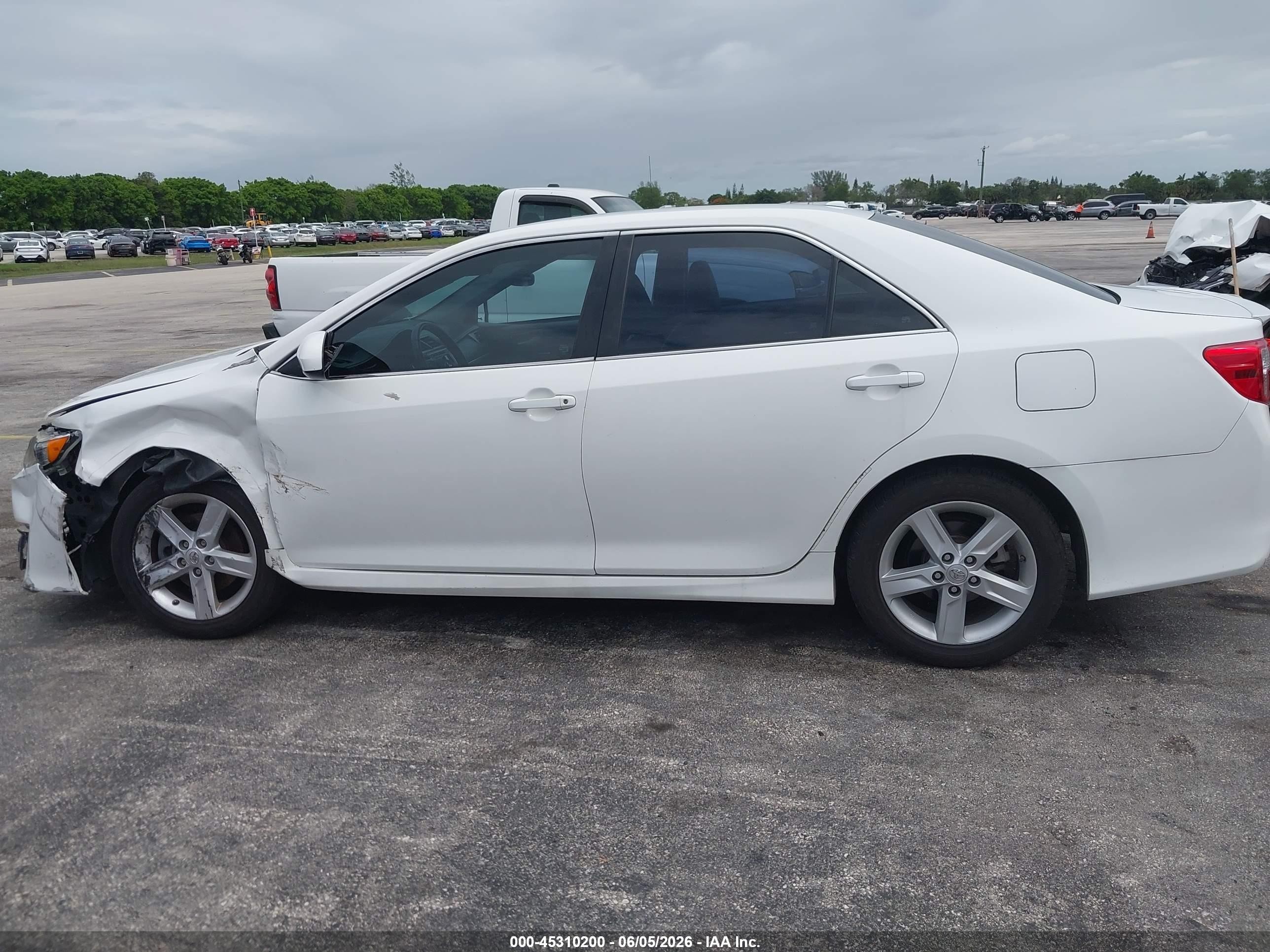 2014 Toyota Camry Se Белый vin: 4T1BF1FK3EU765818