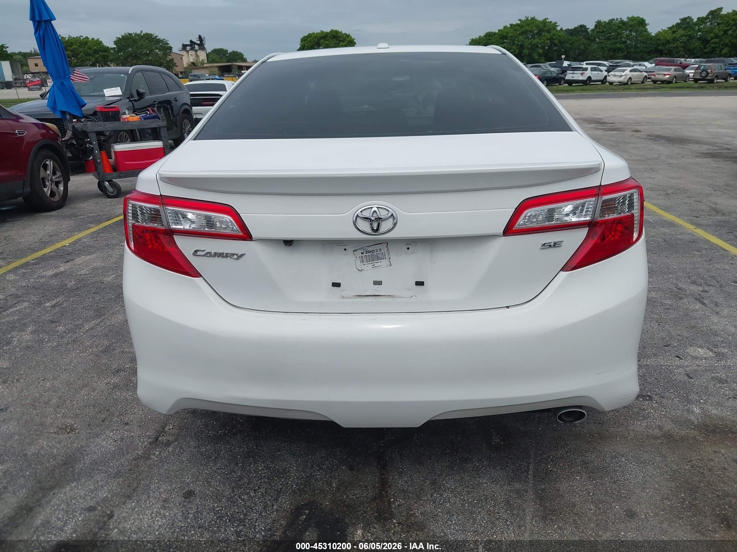 2014 Toyota Camry Se Белый vin: 4T1BF1FK3EU765818