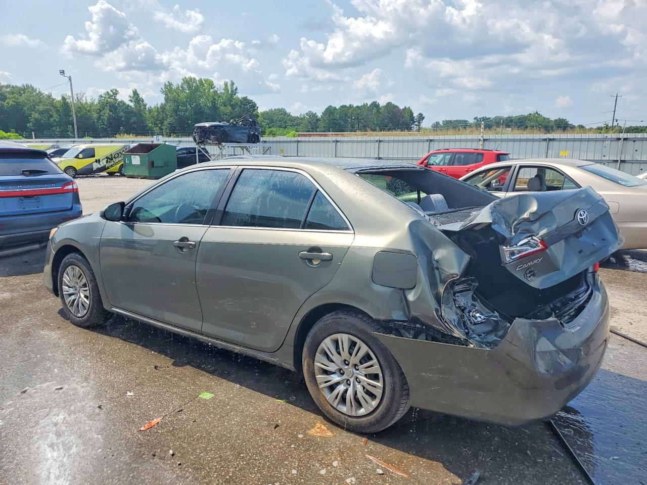2014 Toyota Camry Le Green vin: 4T1BF1FK3EU778245