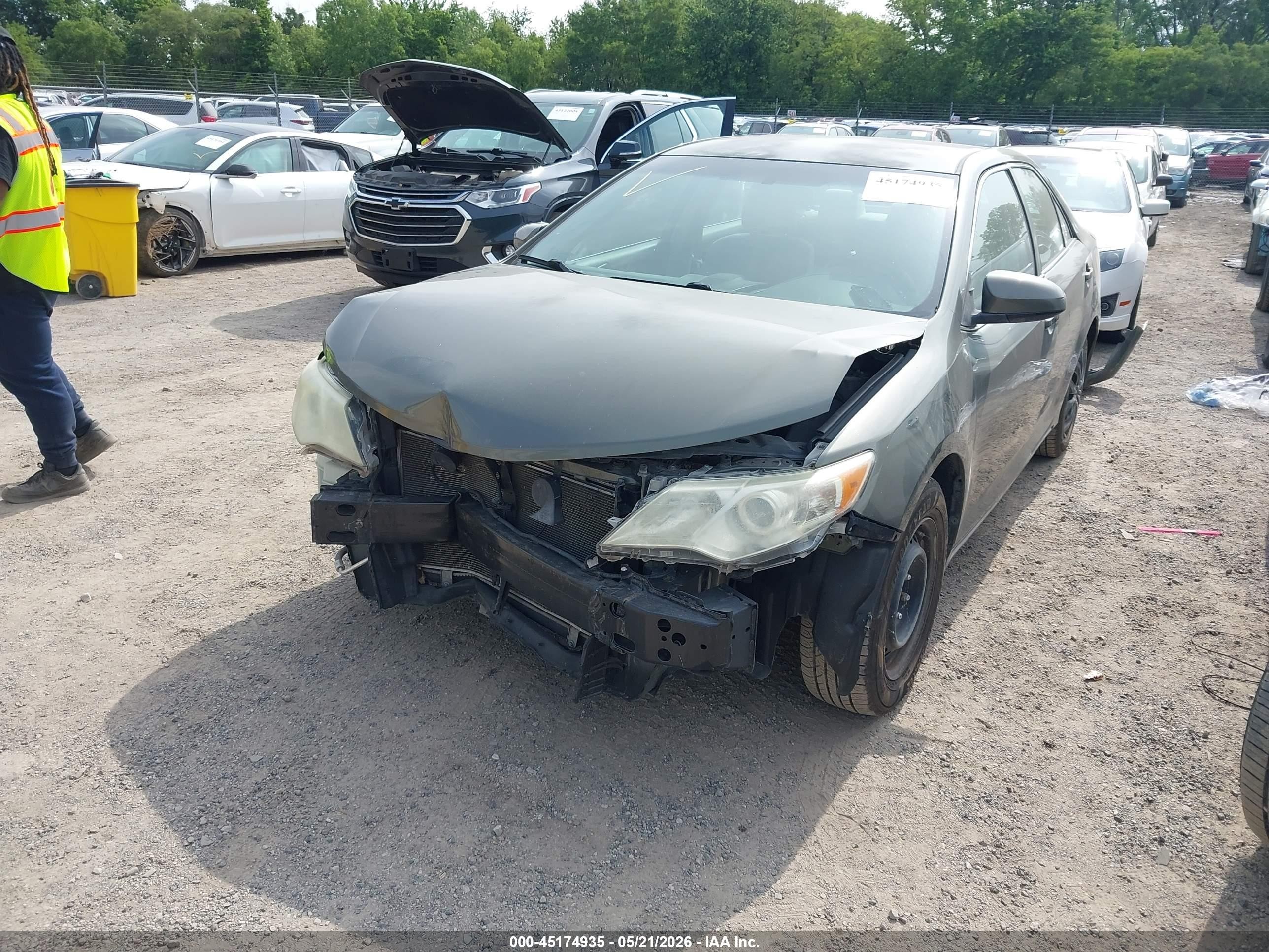 2014 Toyota Camry Le Gray vin: 4T1BF1FK3EU779234