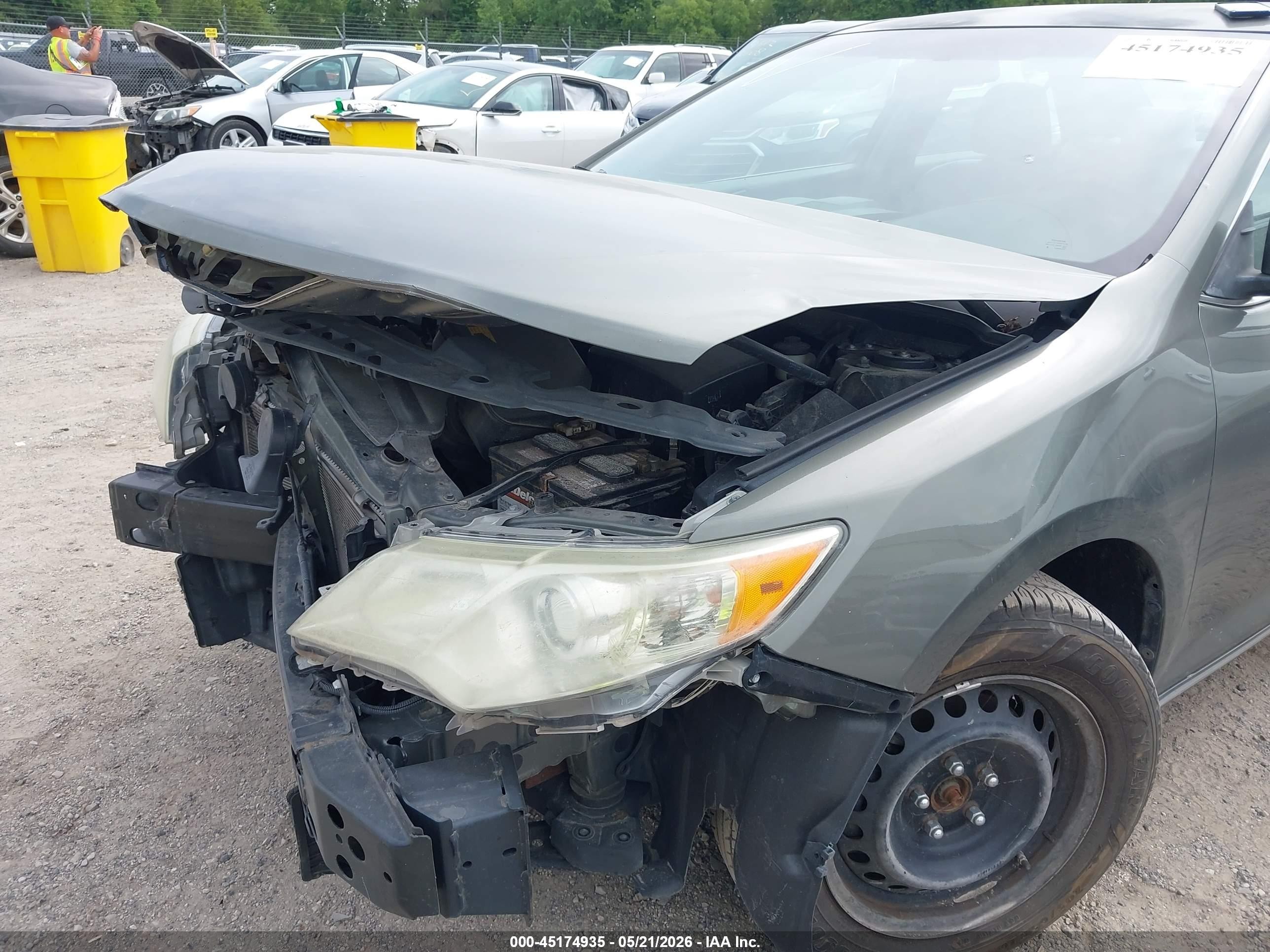 2014 Toyota Camry Le Gray vin: 4T1BF1FK3EU779234