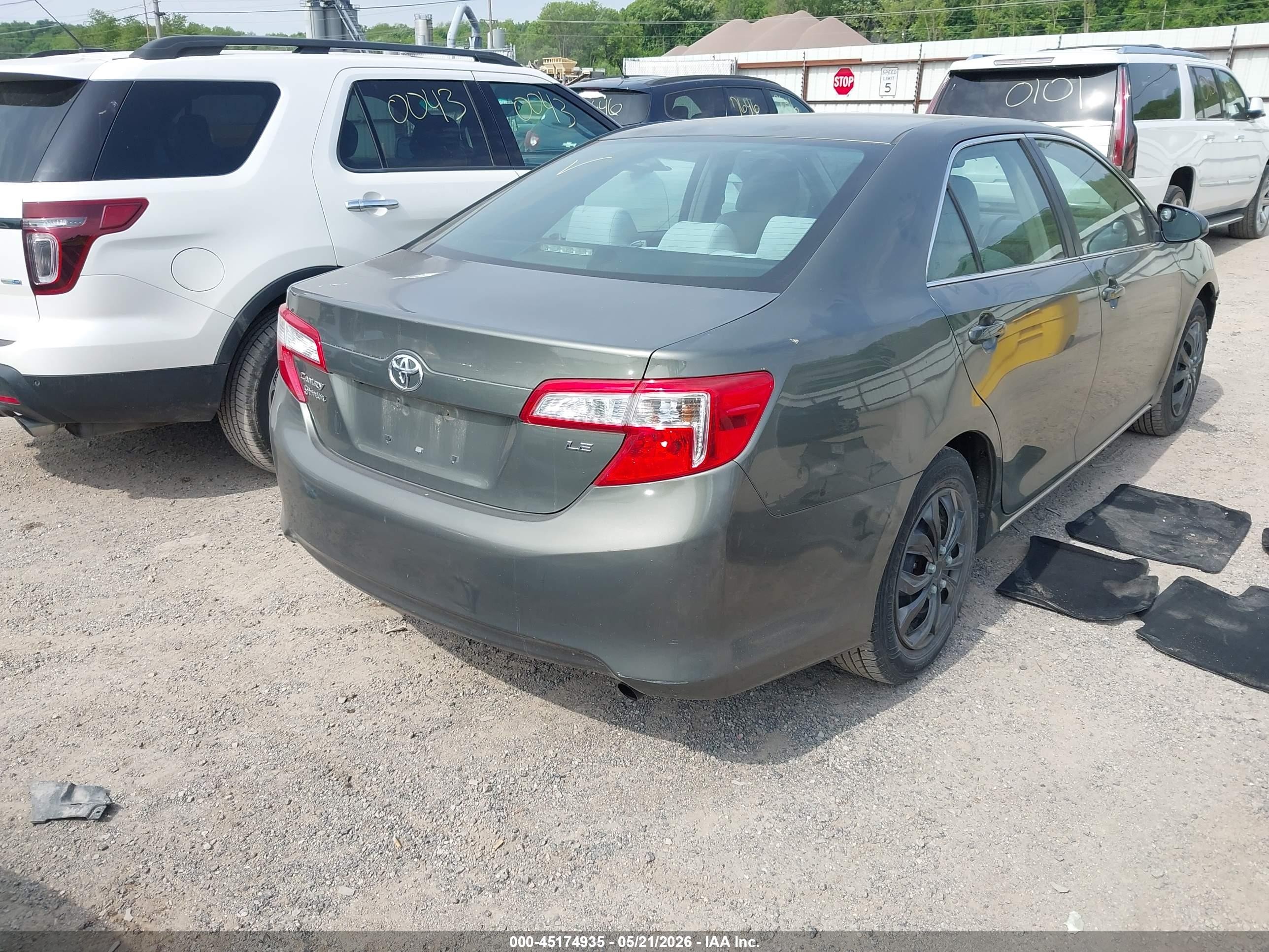 2014 Toyota Camry Le Gray vin: 4T1BF1FK3EU779234