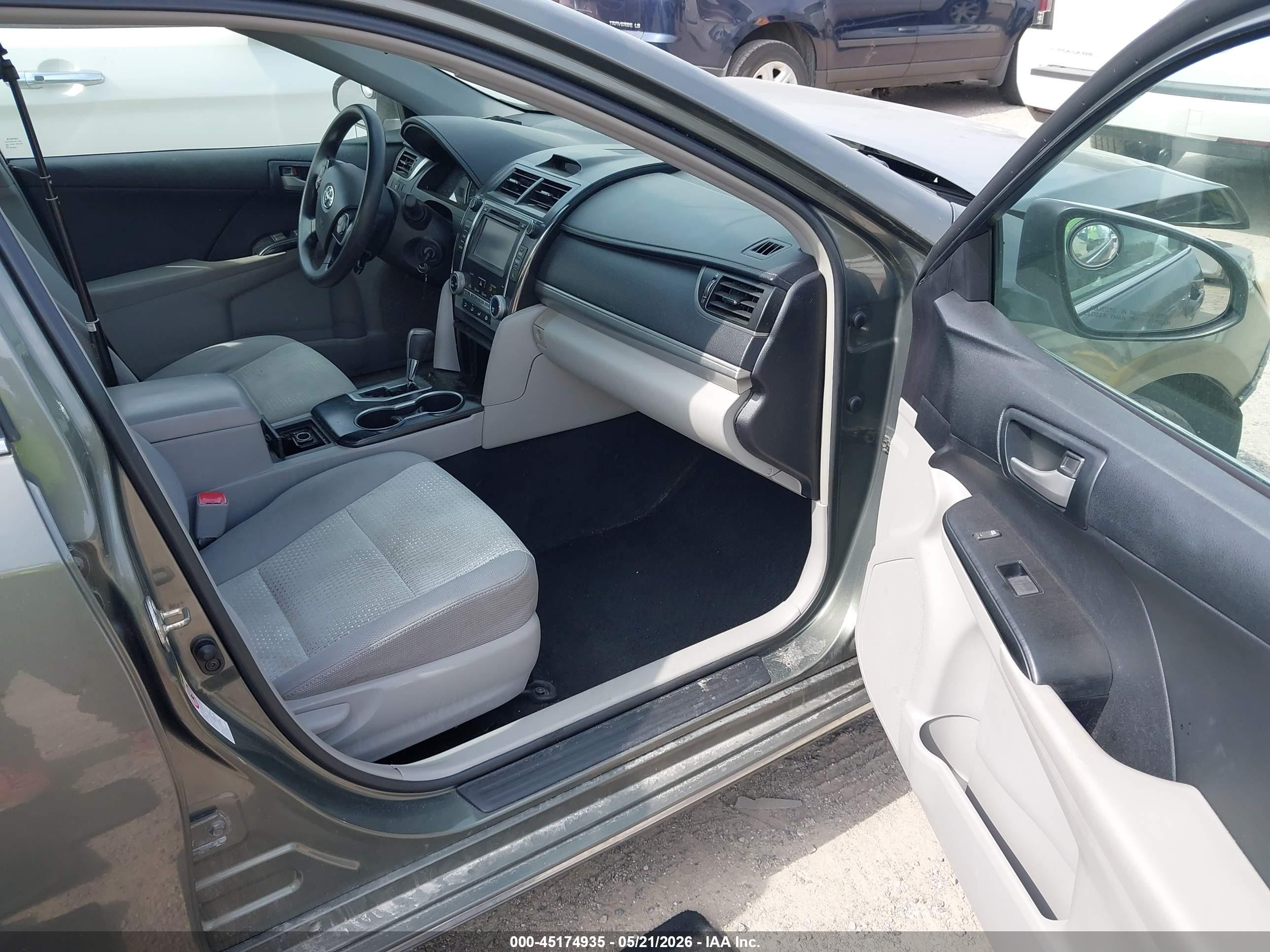 2014 Toyota Camry Le Gray vin: 4T1BF1FK3EU779234