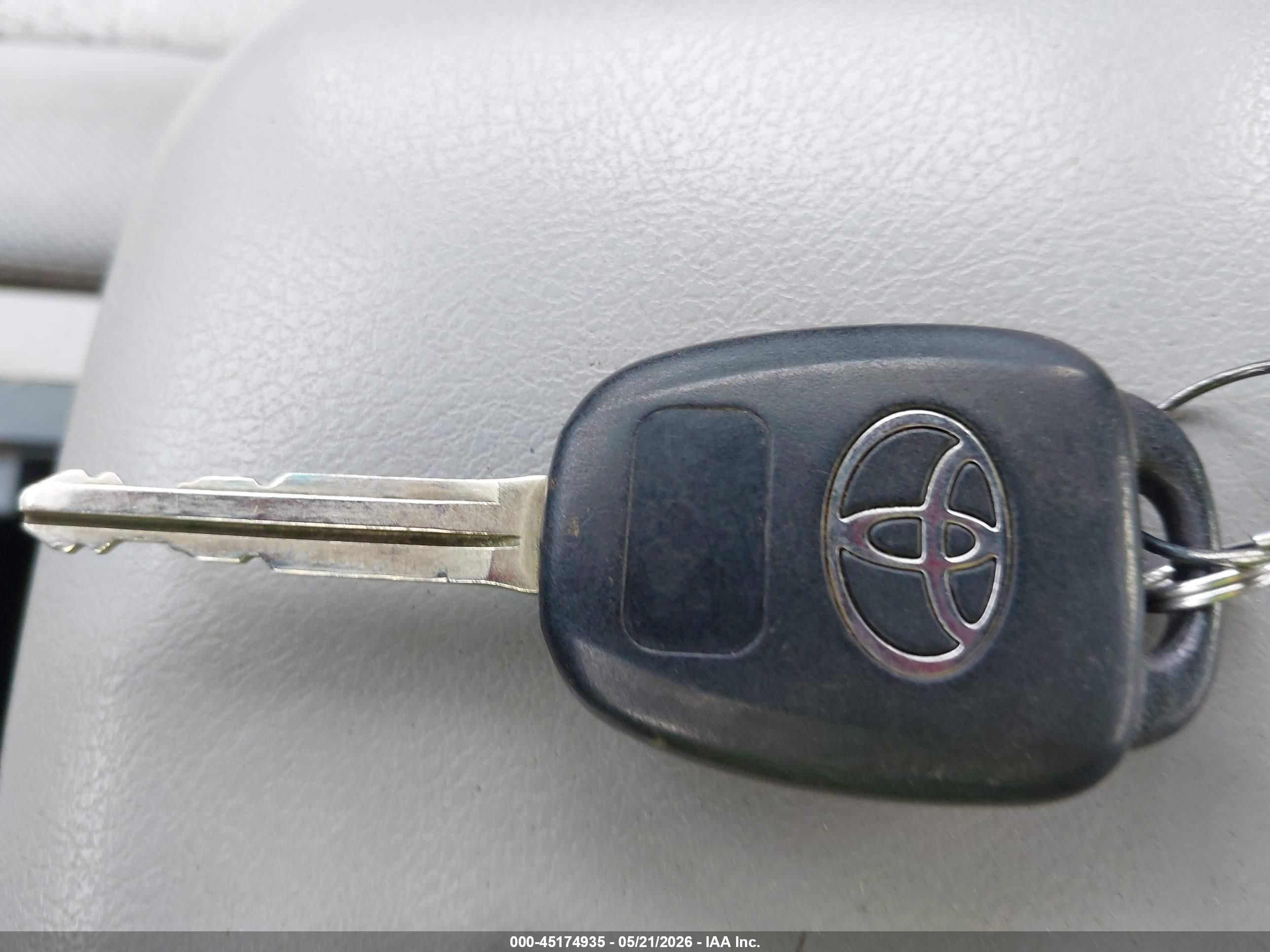 2014 Toyota Camry Le Gray vin: 4T1BF1FK3EU779234
