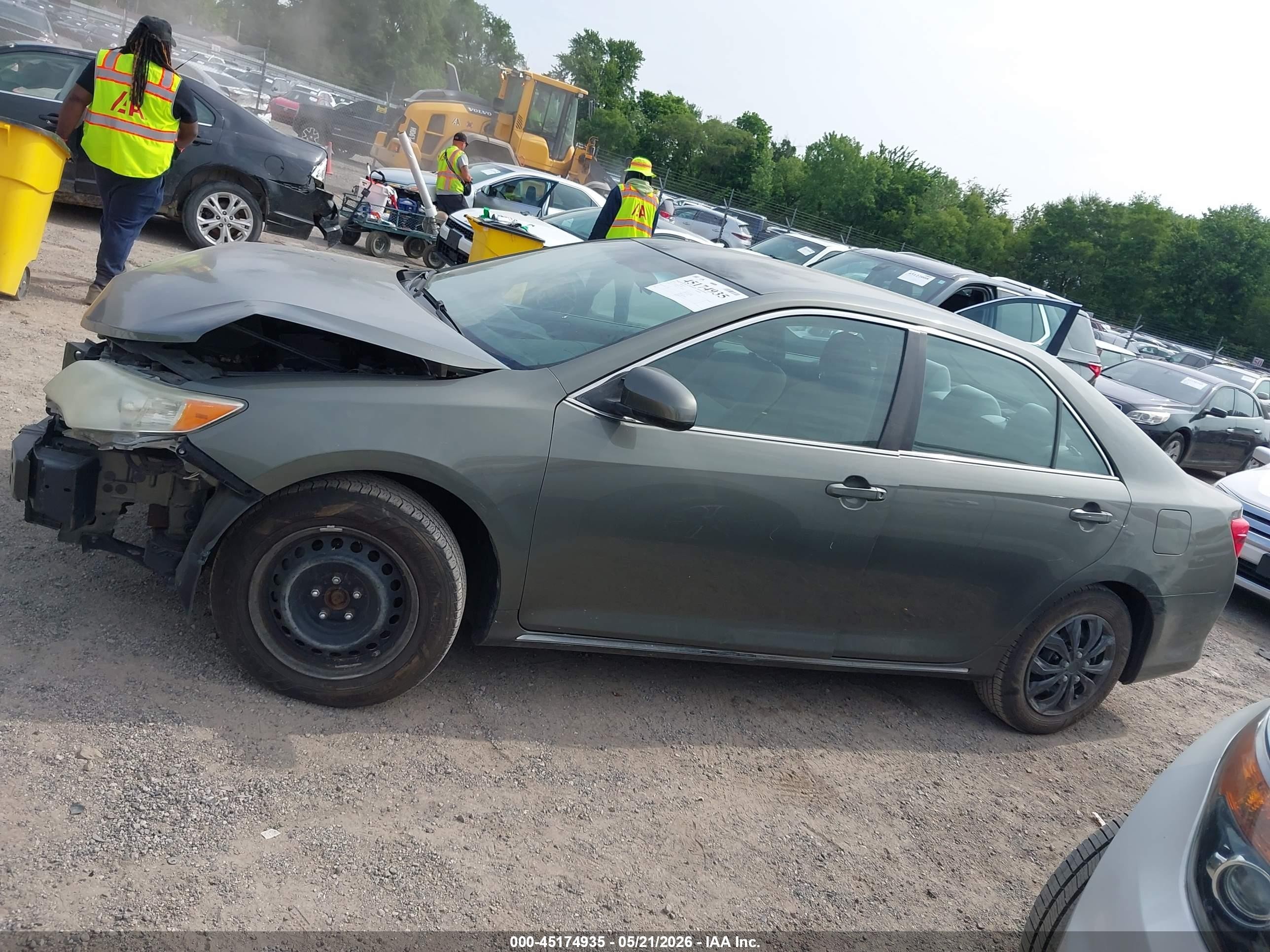 2014 Toyota Camry Le Gray vin: 4T1BF1FK3EU779234
