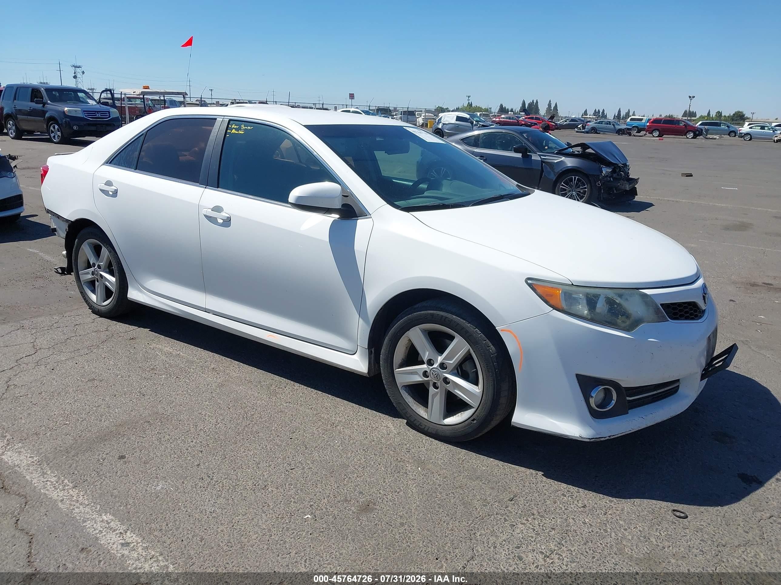 2014 Toyota Camry Se Белый vin: 4T1BF1FK3EU793750