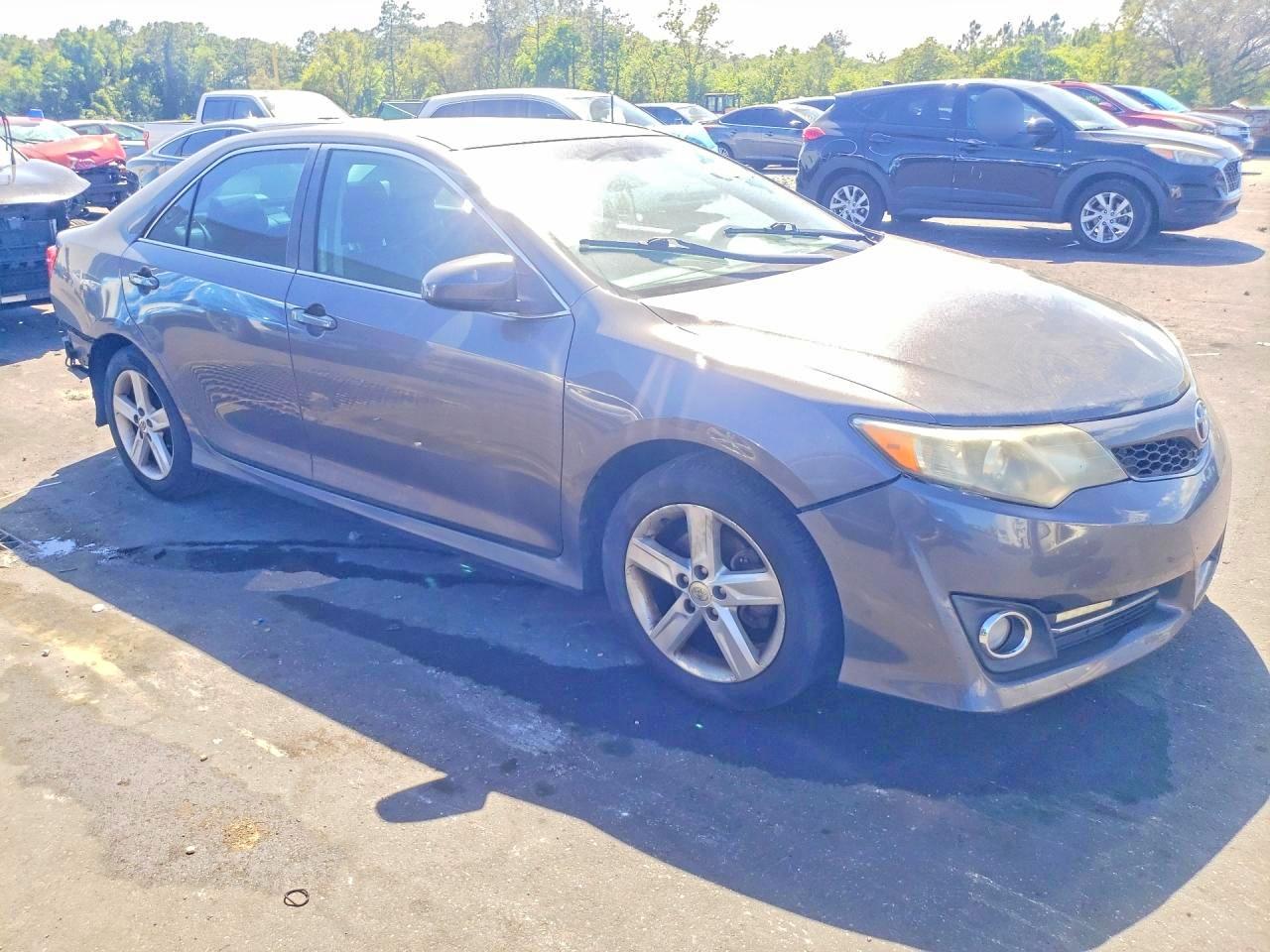 2014 Toyota Camry Se Gray vin: 4T1BF1FK3EU799743