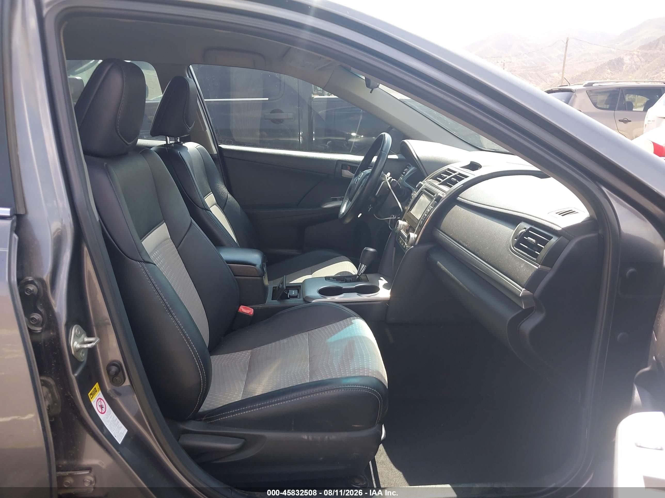 2014 Toyota Camry Se Gray vin: 4T1BF1FK3EU806206