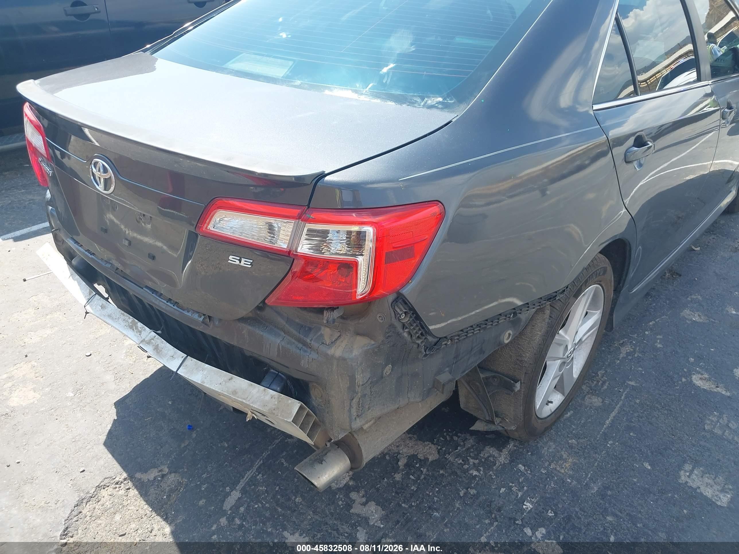 2014 Toyota Camry Se Gray vin: 4T1BF1FK3EU806206