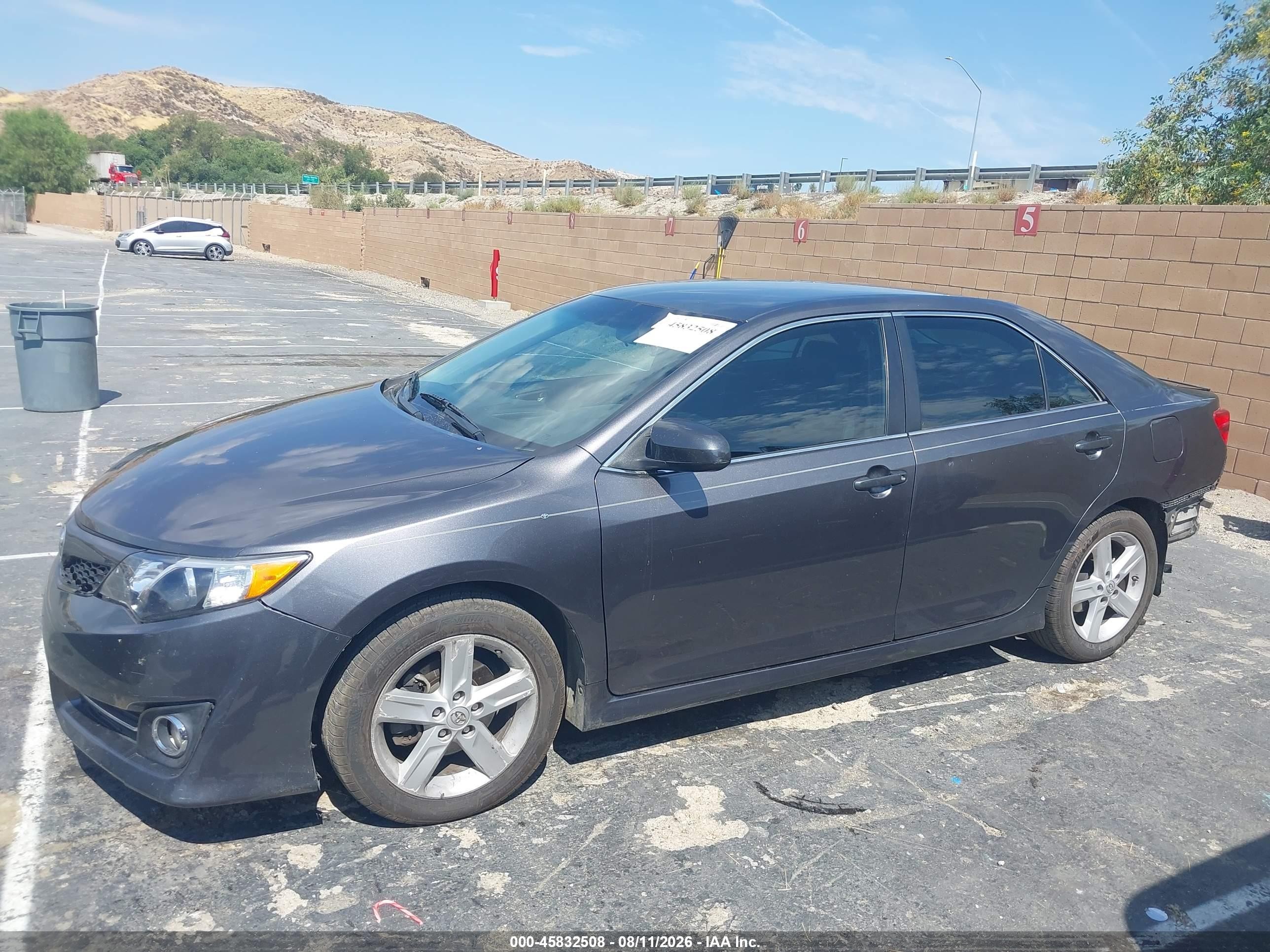 2014 Toyota Camry Se Gray vin: 4T1BF1FK3EU806206