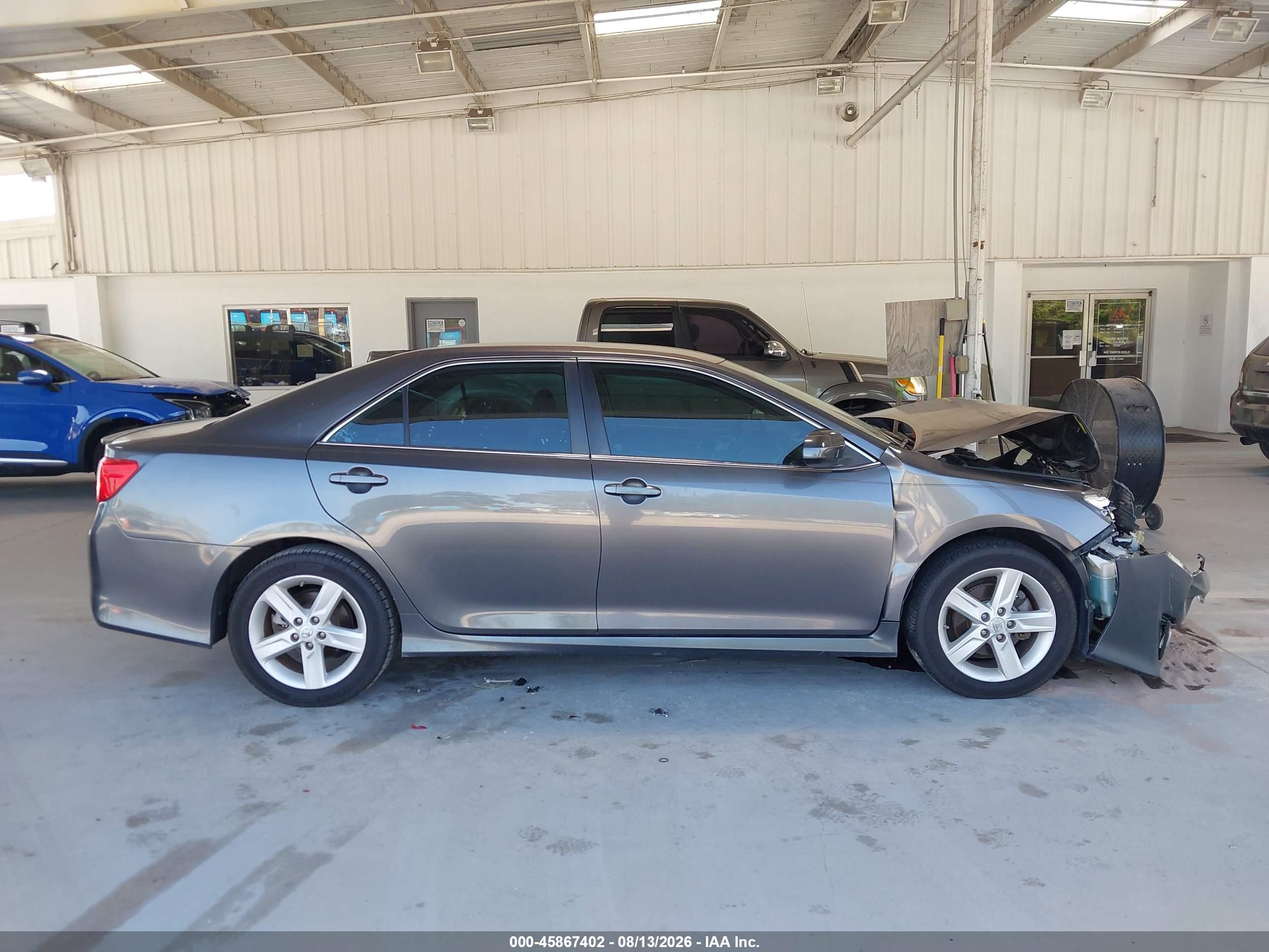 2014 Toyota Camry Se Gray vin: 4T1BF1FK3EU811406