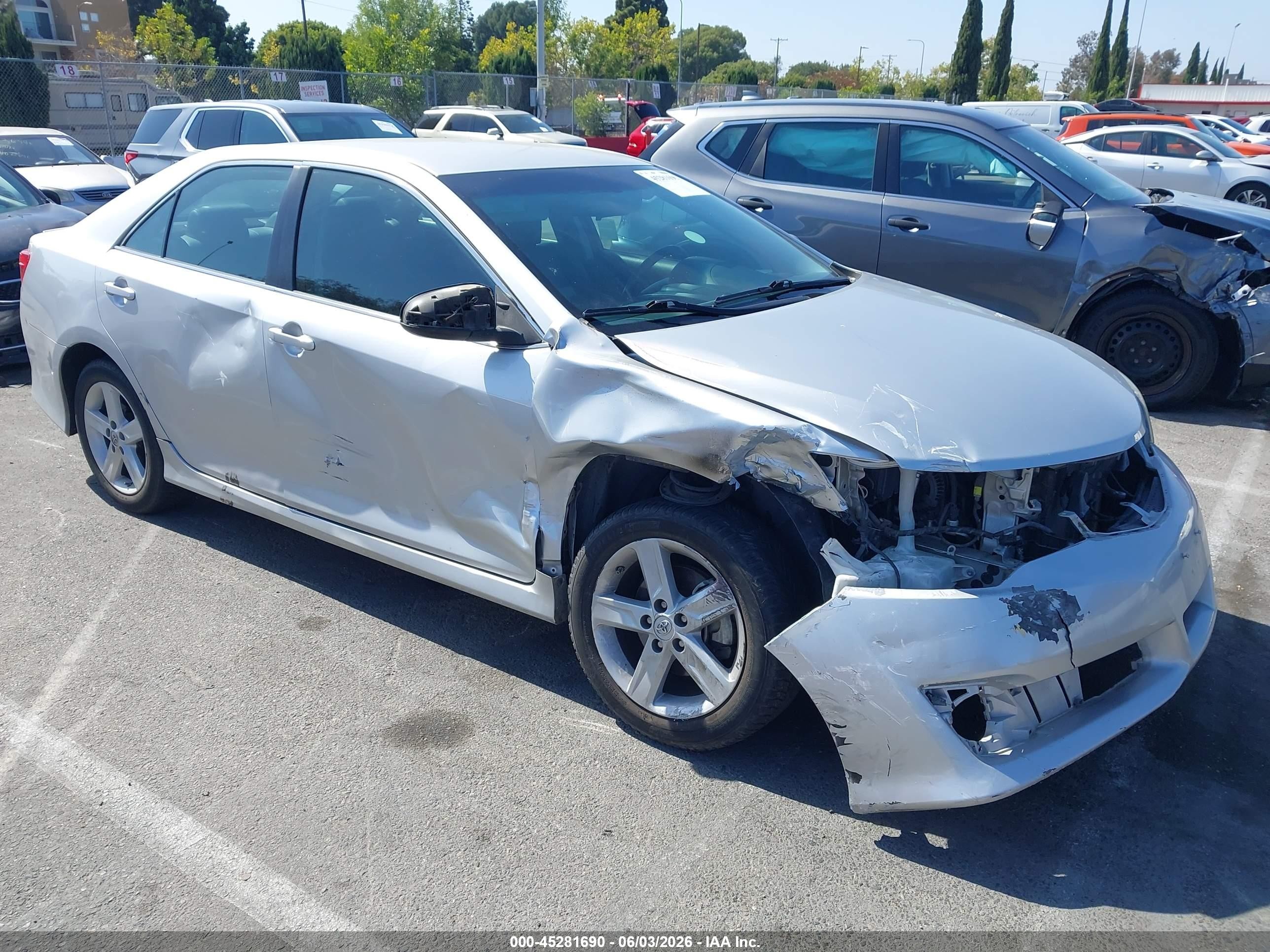 2014 Toyota Camry Se Silver vin: 4T1BF1FK3EU823653