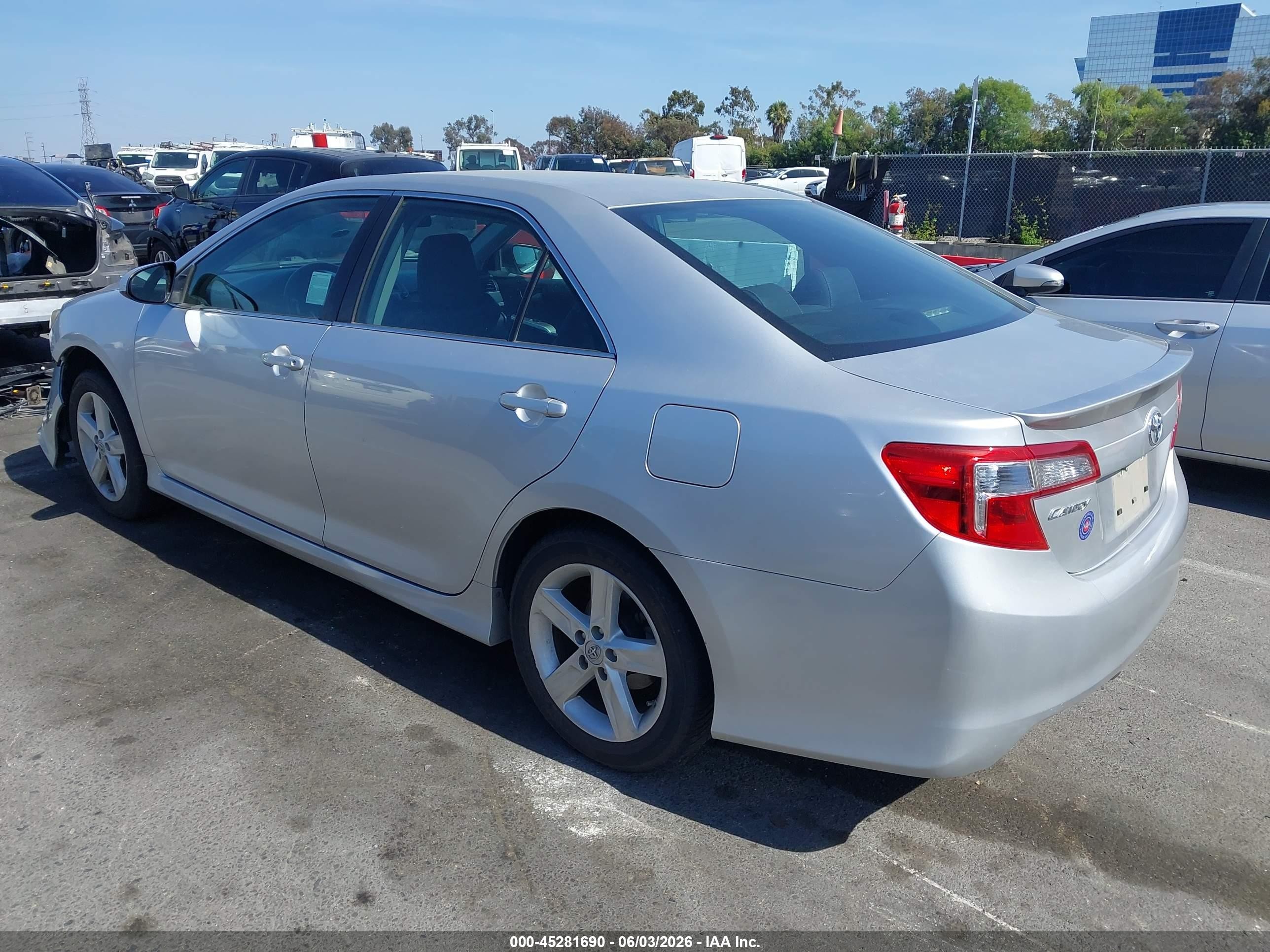2014 Toyota Camry Se Silver vin: 4T1BF1FK3EU823653