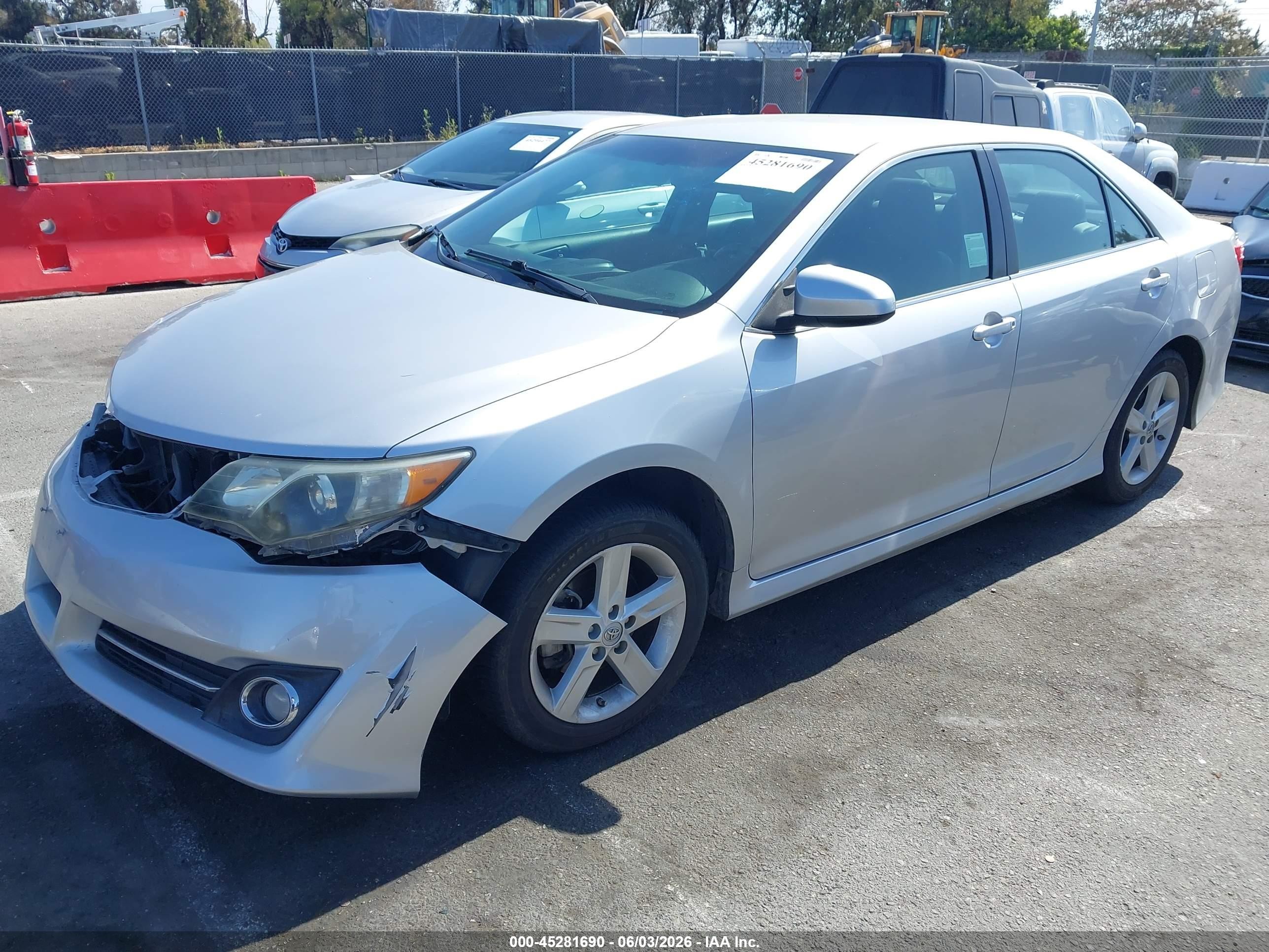 2014 Toyota Camry Se Silver vin: 4T1BF1FK3EU823653