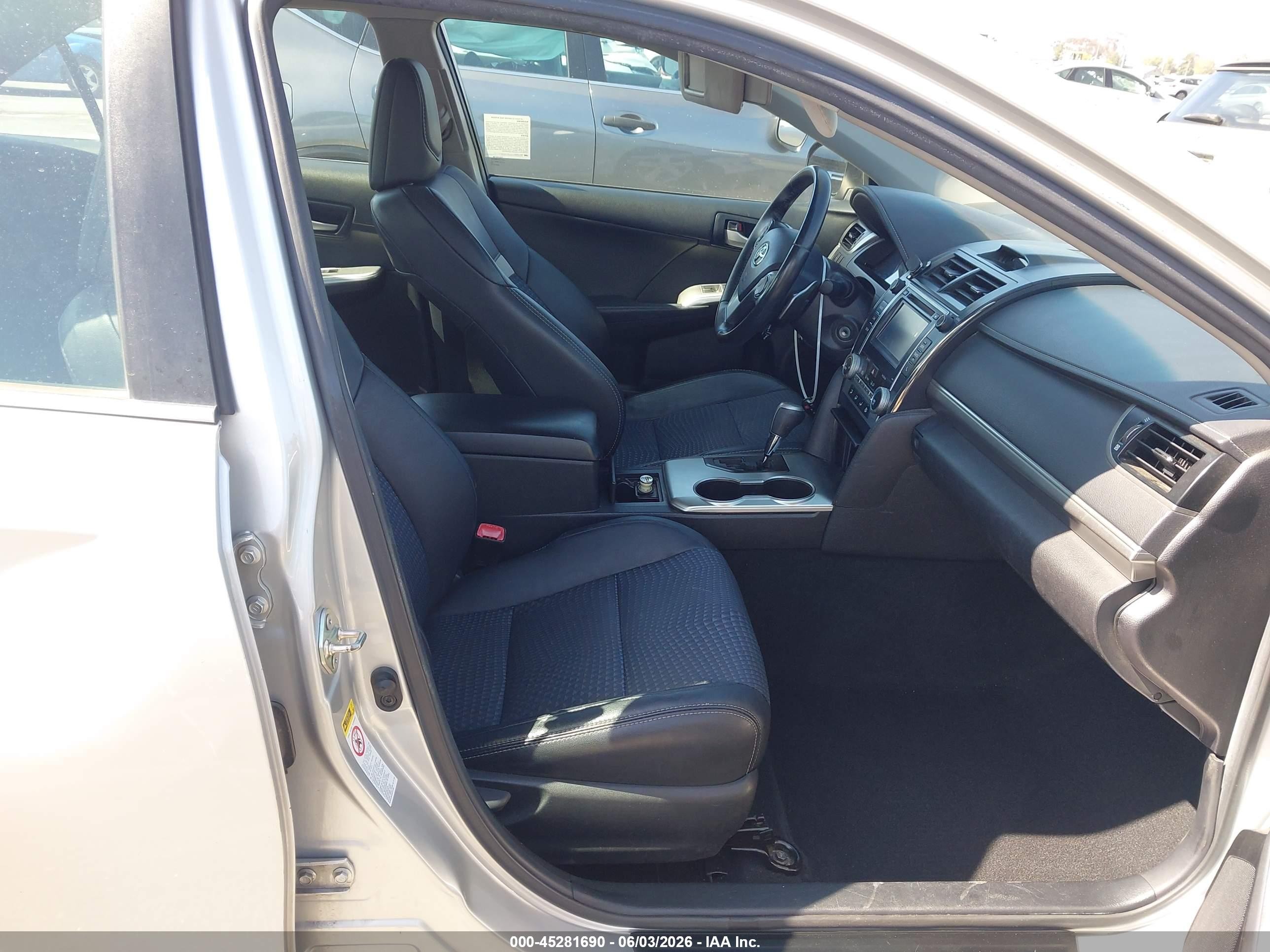 2014 Toyota Camry Se Silver vin: 4T1BF1FK3EU823653