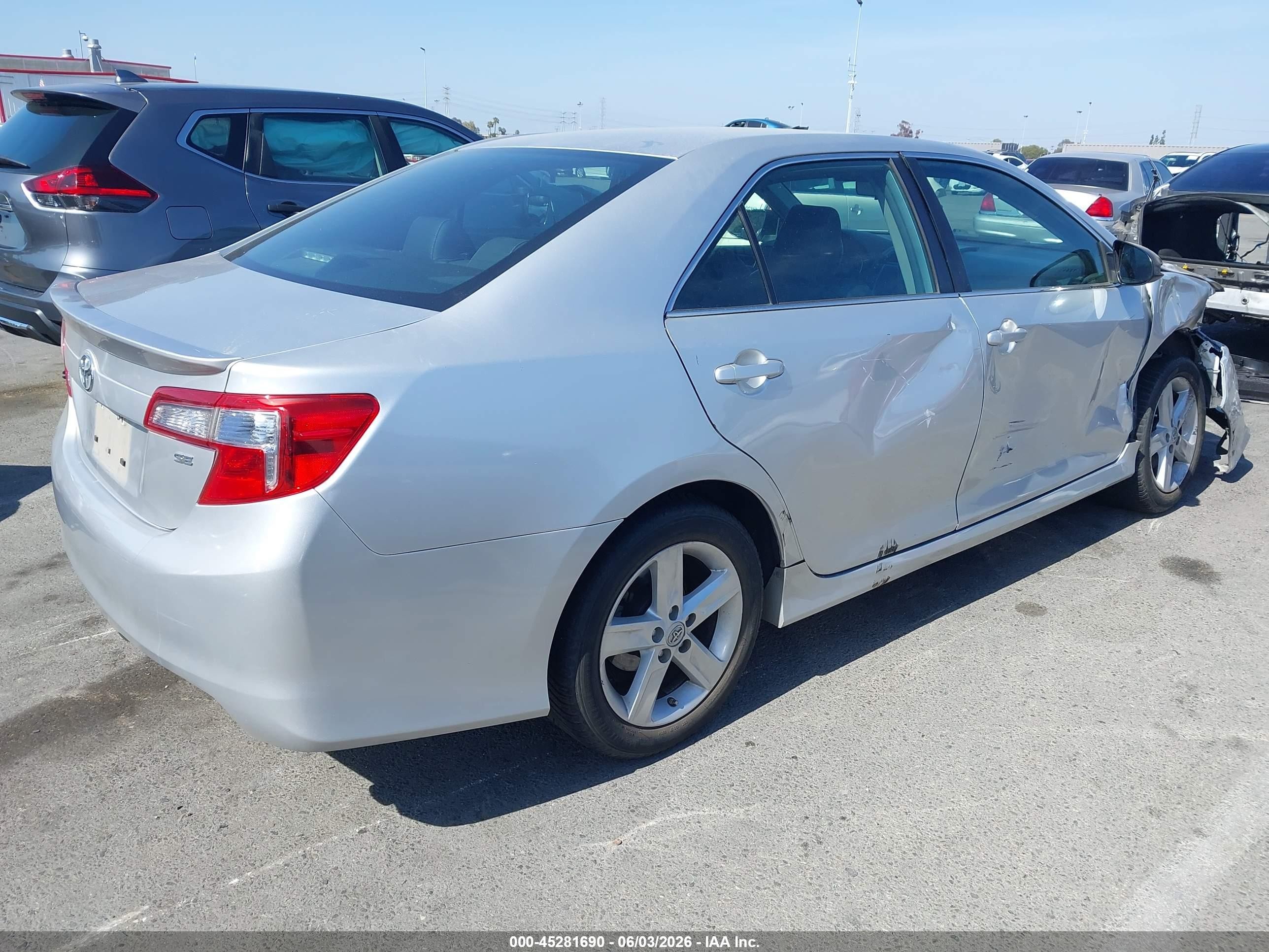 2014 Toyota Camry Se Silver vin: 4T1BF1FK3EU823653