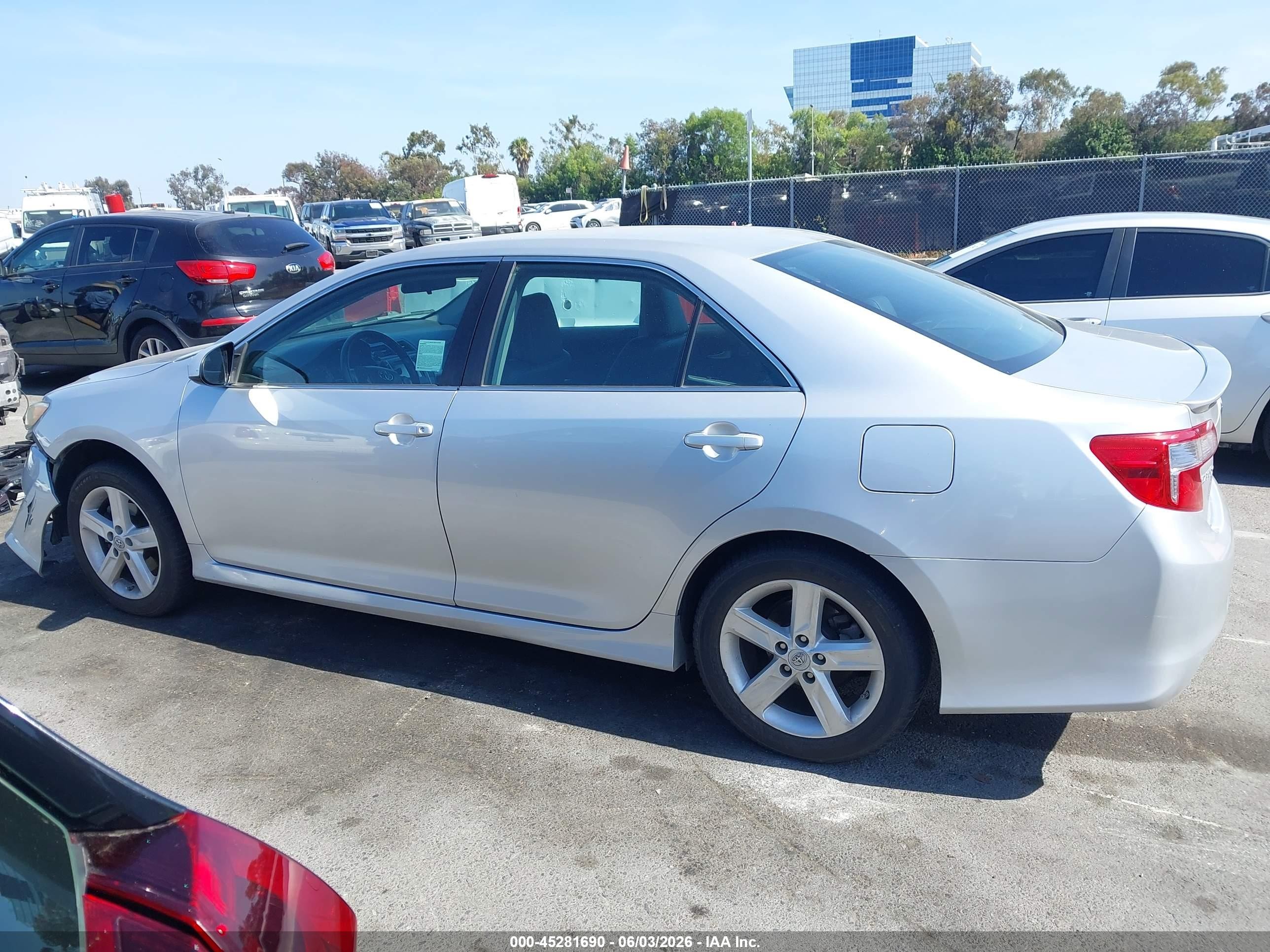 2014 Toyota Camry Se Silver vin: 4T1BF1FK3EU823653