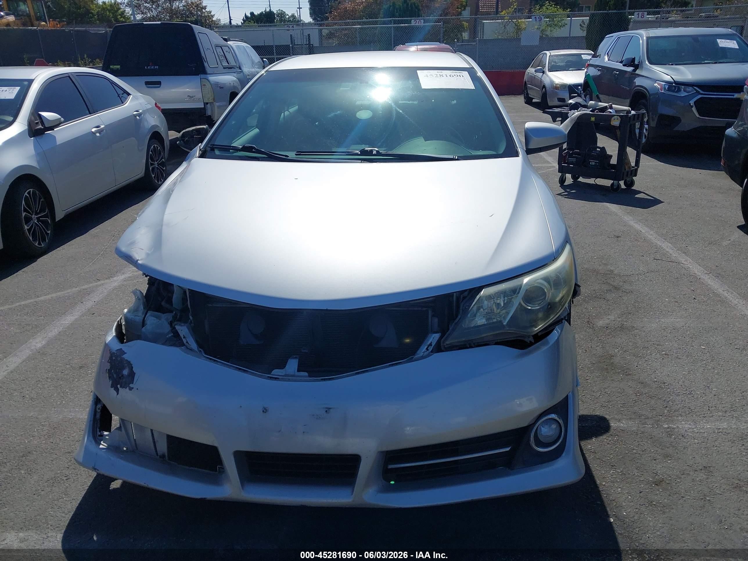 2014 Toyota Camry Se Silver vin: 4T1BF1FK3EU823653