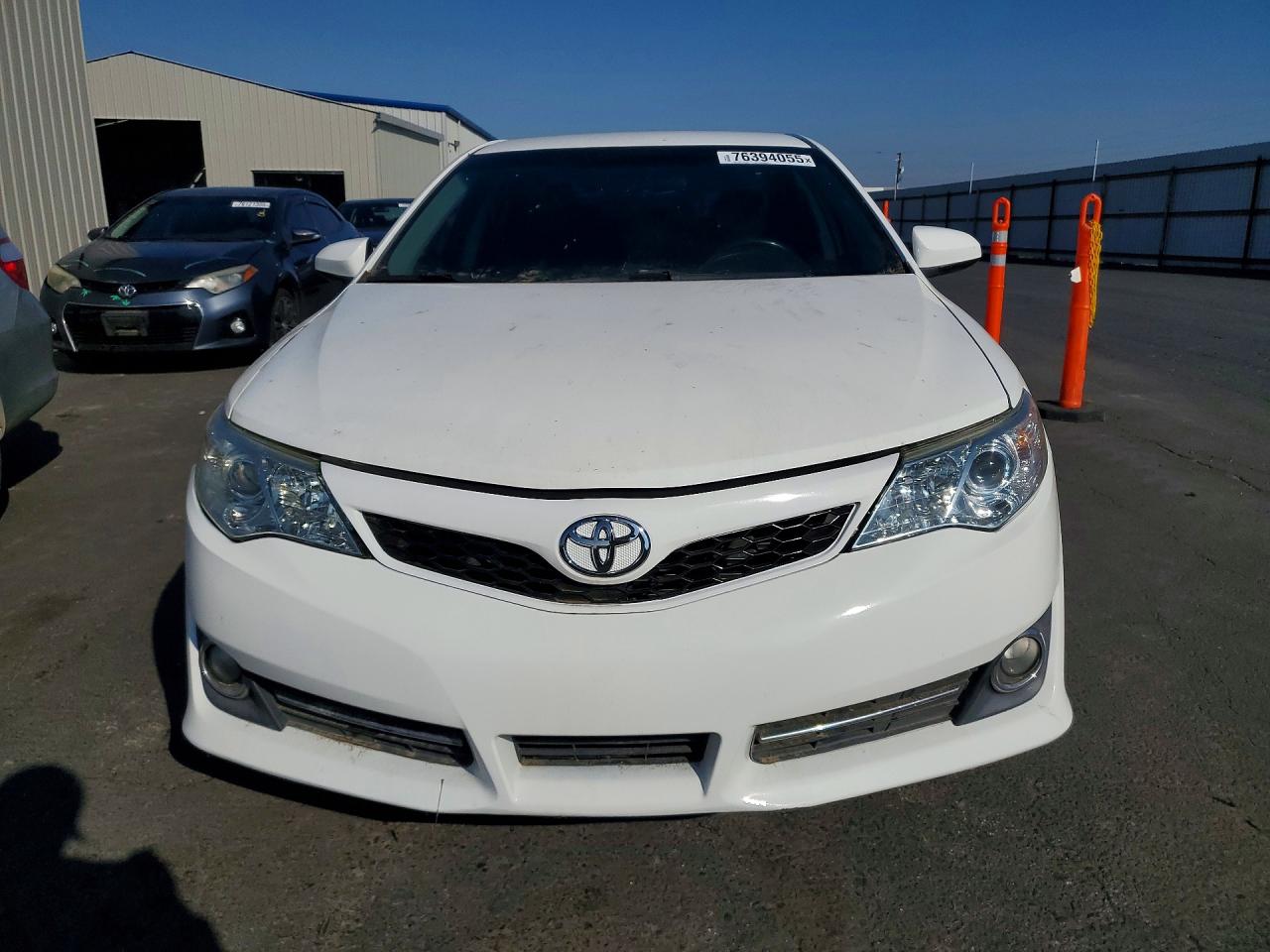 2014 Toyota Camry Se White vin: 4T1BF1FK3EU832711