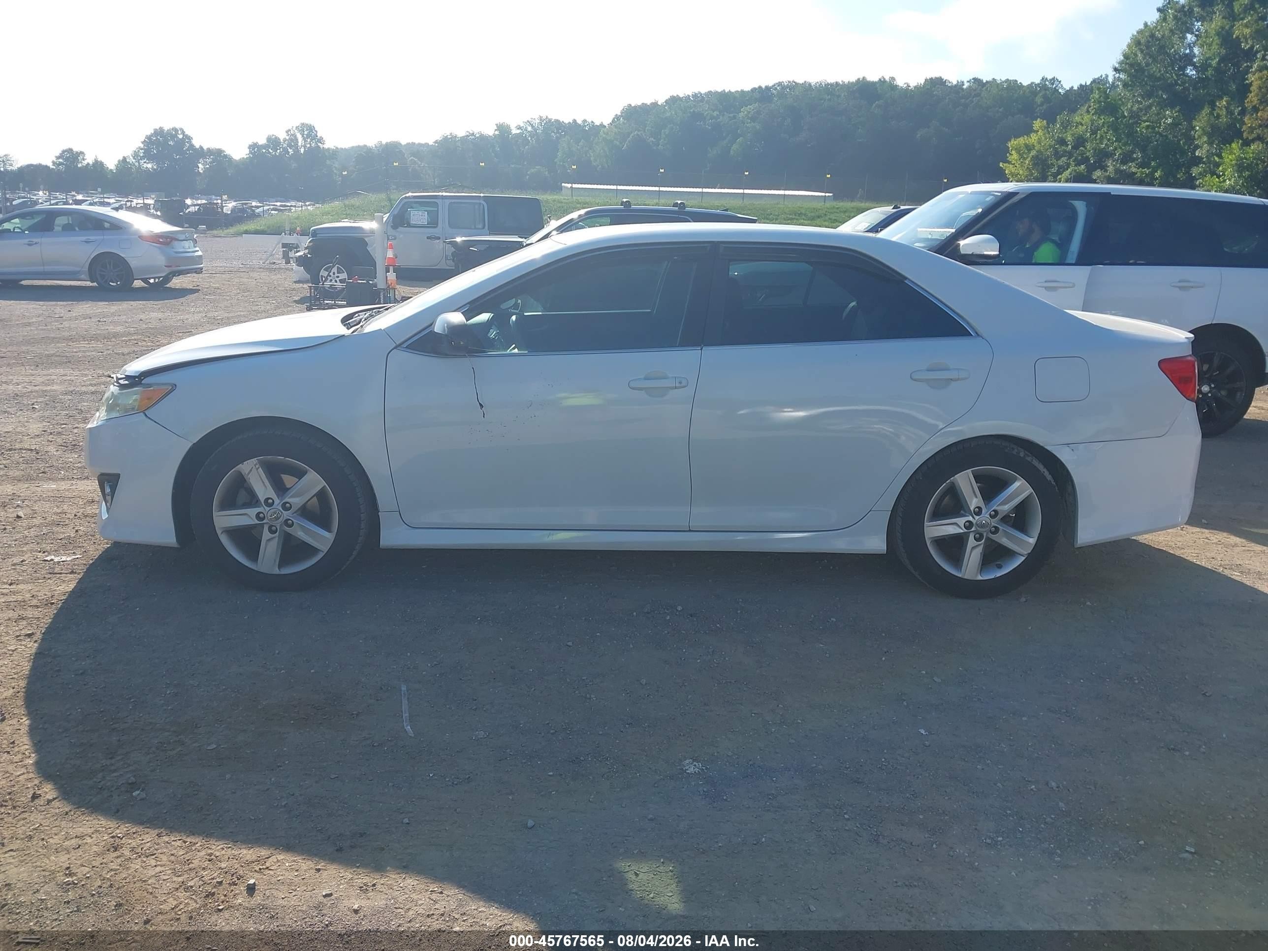 2014 Toyota Camry Se Белый vin: 4T1BF1FK3EU840551