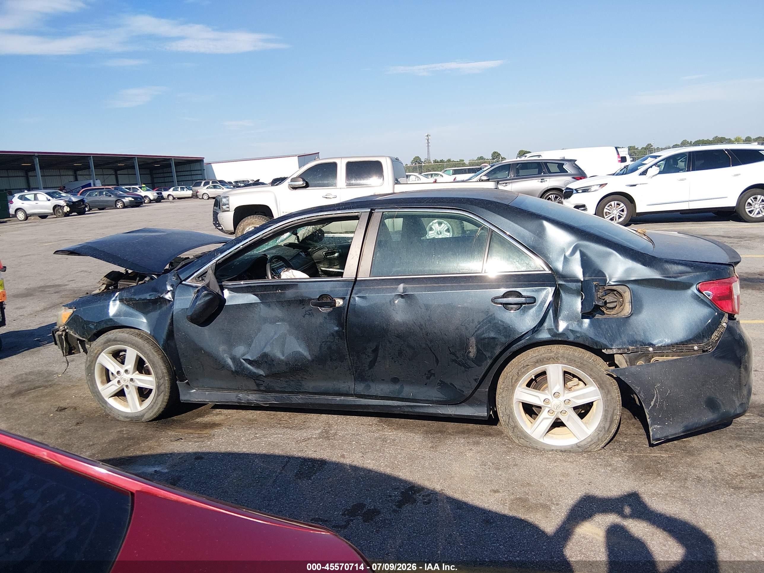 2014 Toyota Camry Se Blue vin: 4T1BF1FK3EU843949