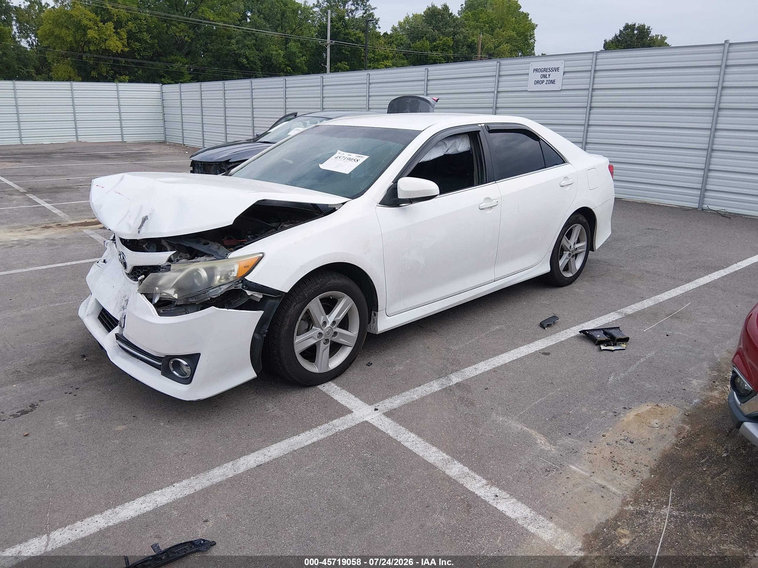 2014 Toyota Camry Se White vin: 4T1BF1FK3EU844681
