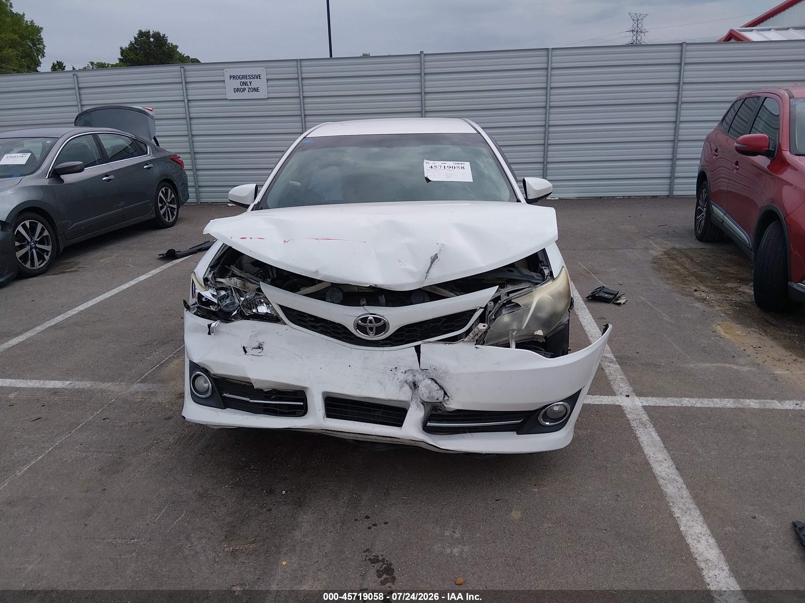 2014 Toyota Camry Se White vin: 4T1BF1FK3EU844681