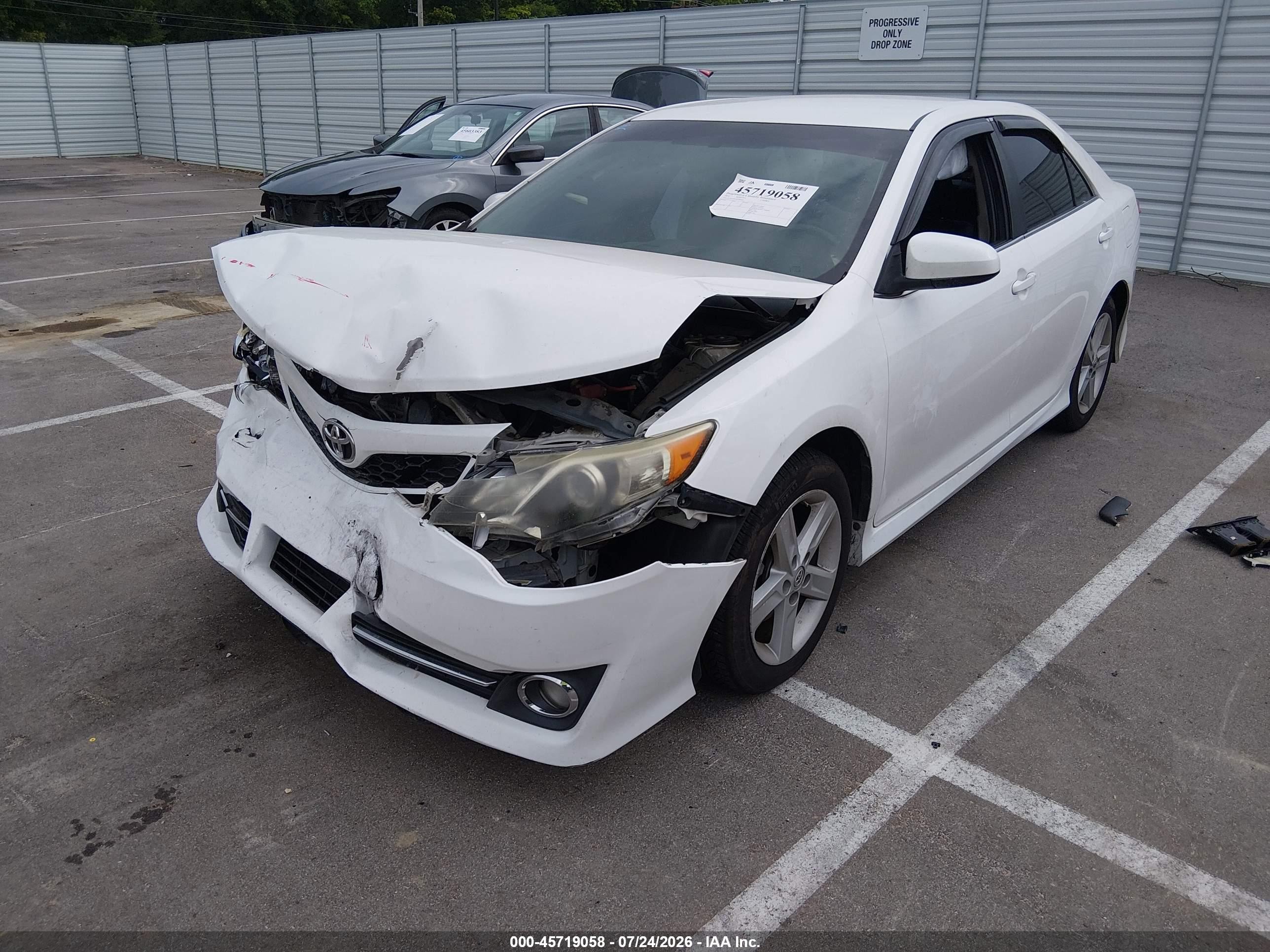 2014 Toyota Camry Se White vin: 4T1BF1FK3EU844681