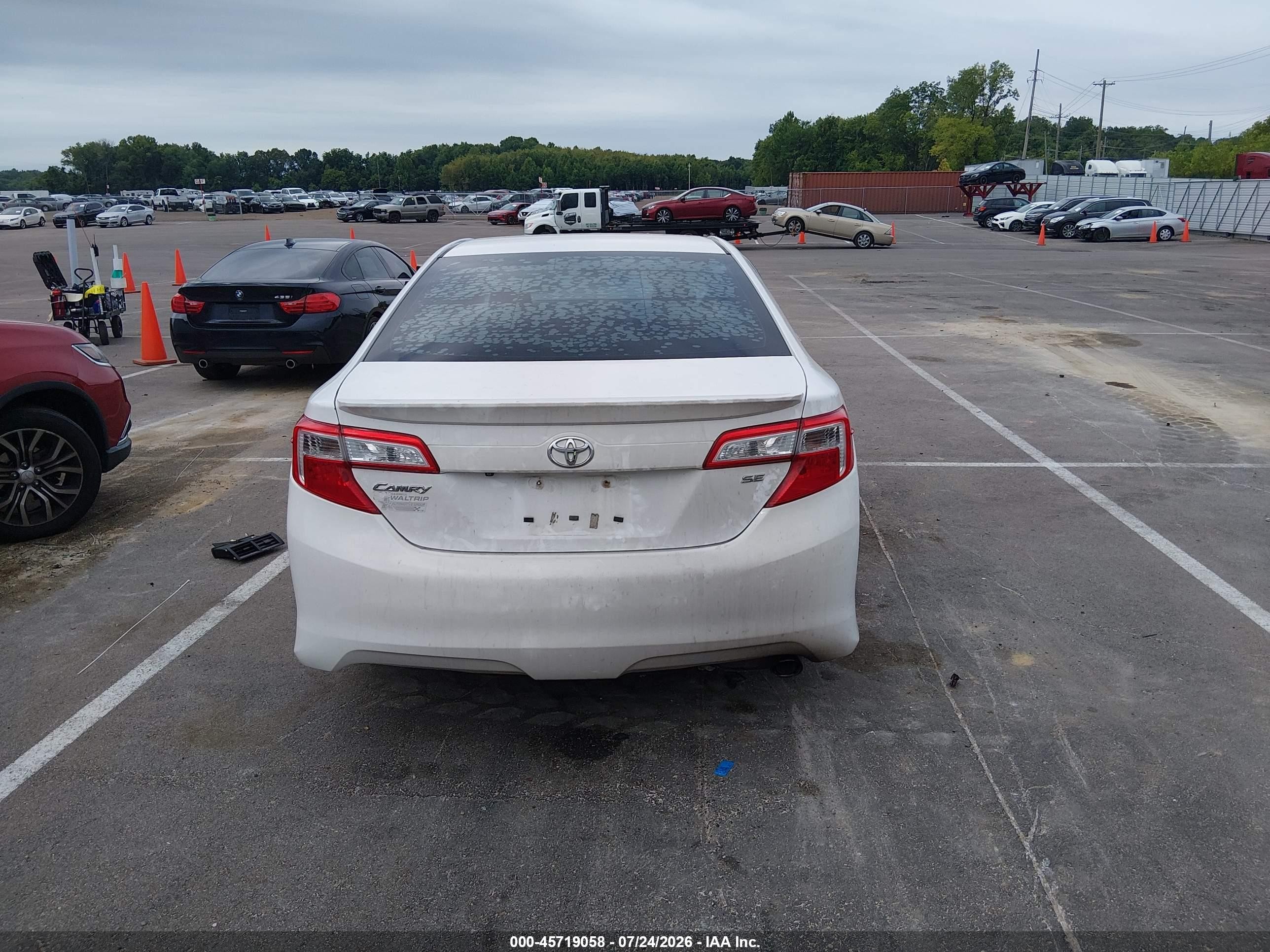 2014 Toyota Camry Se White vin: 4T1BF1FK3EU844681