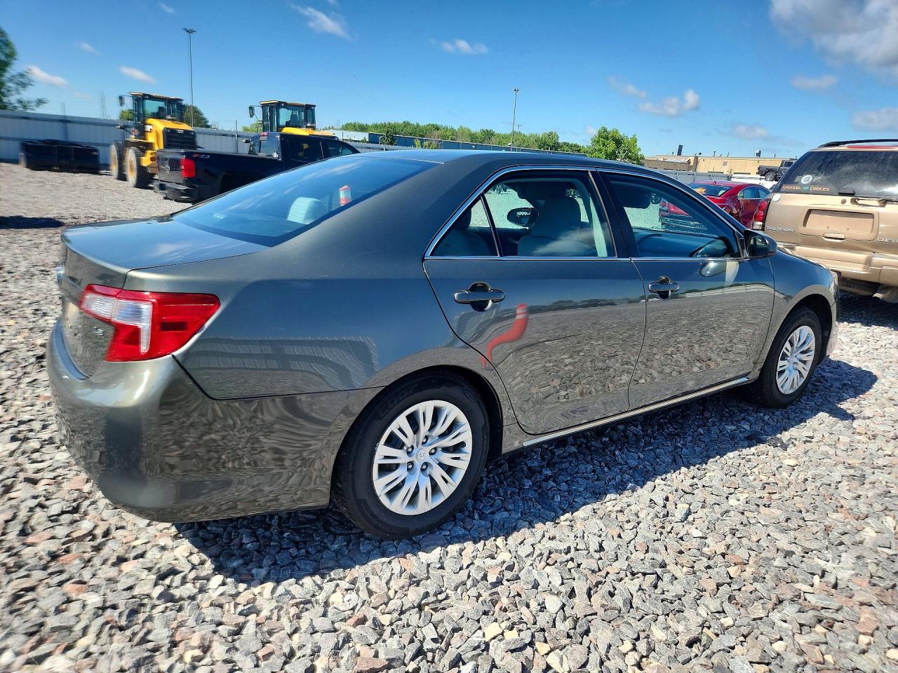 2014 Toyota Camry Le Gray vin: 4T1BF1FK3EU863053