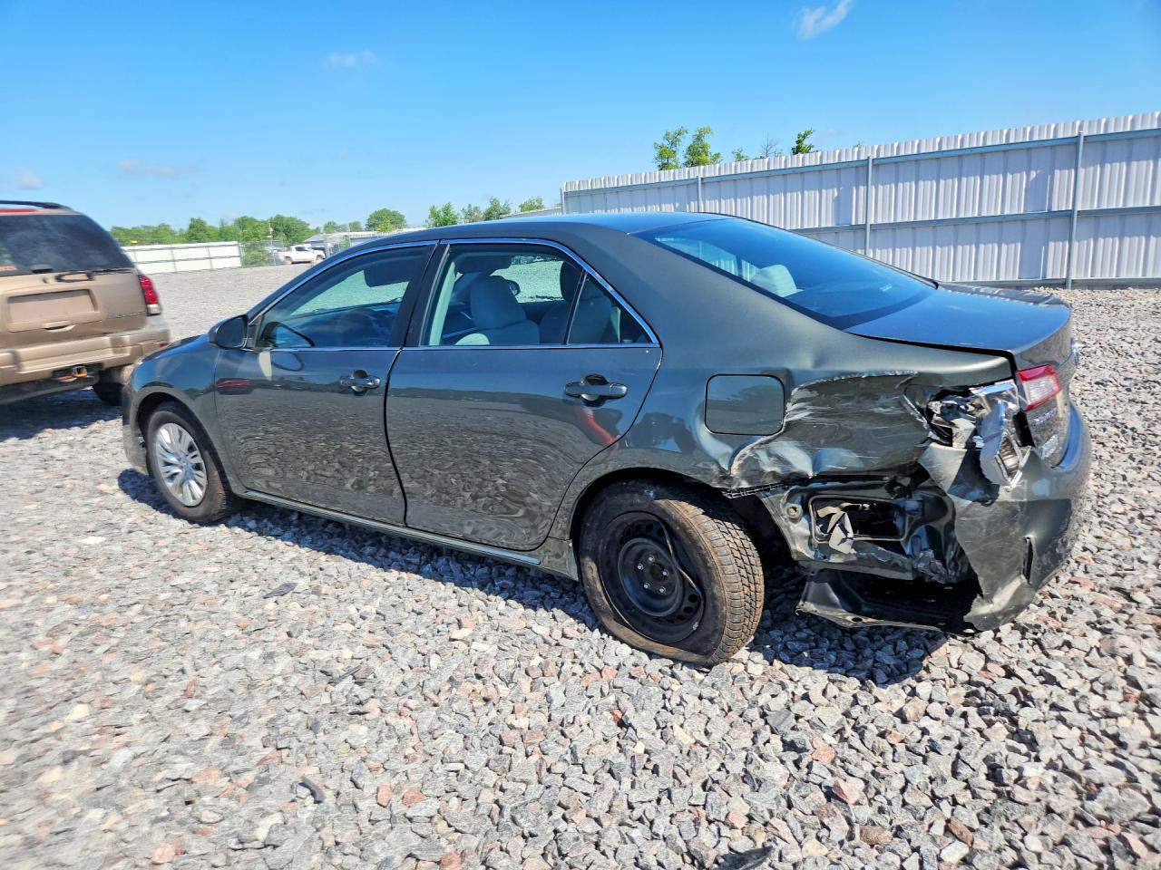 2014 Toyota Camry Le Gray vin: 4T1BF1FK3EU863053