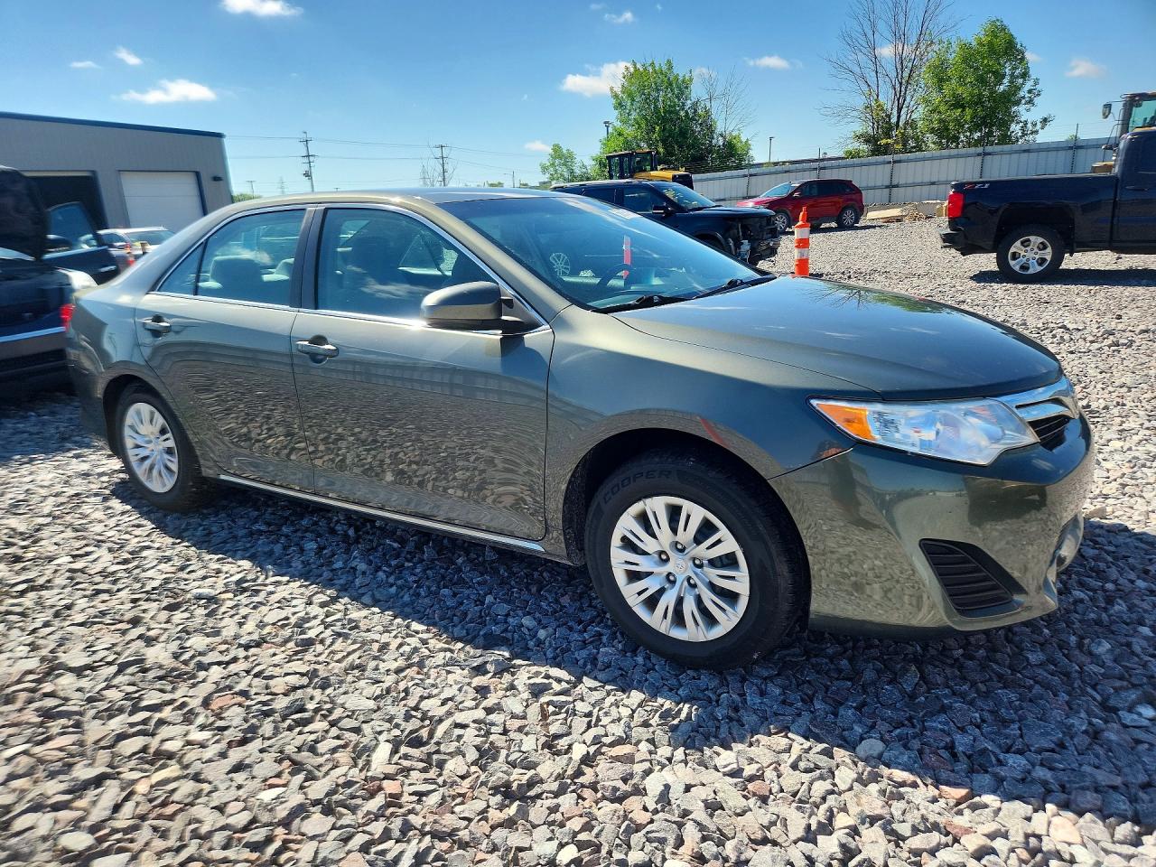 2014 Toyota Camry Le Gray vin: 4T1BF1FK3EU863053