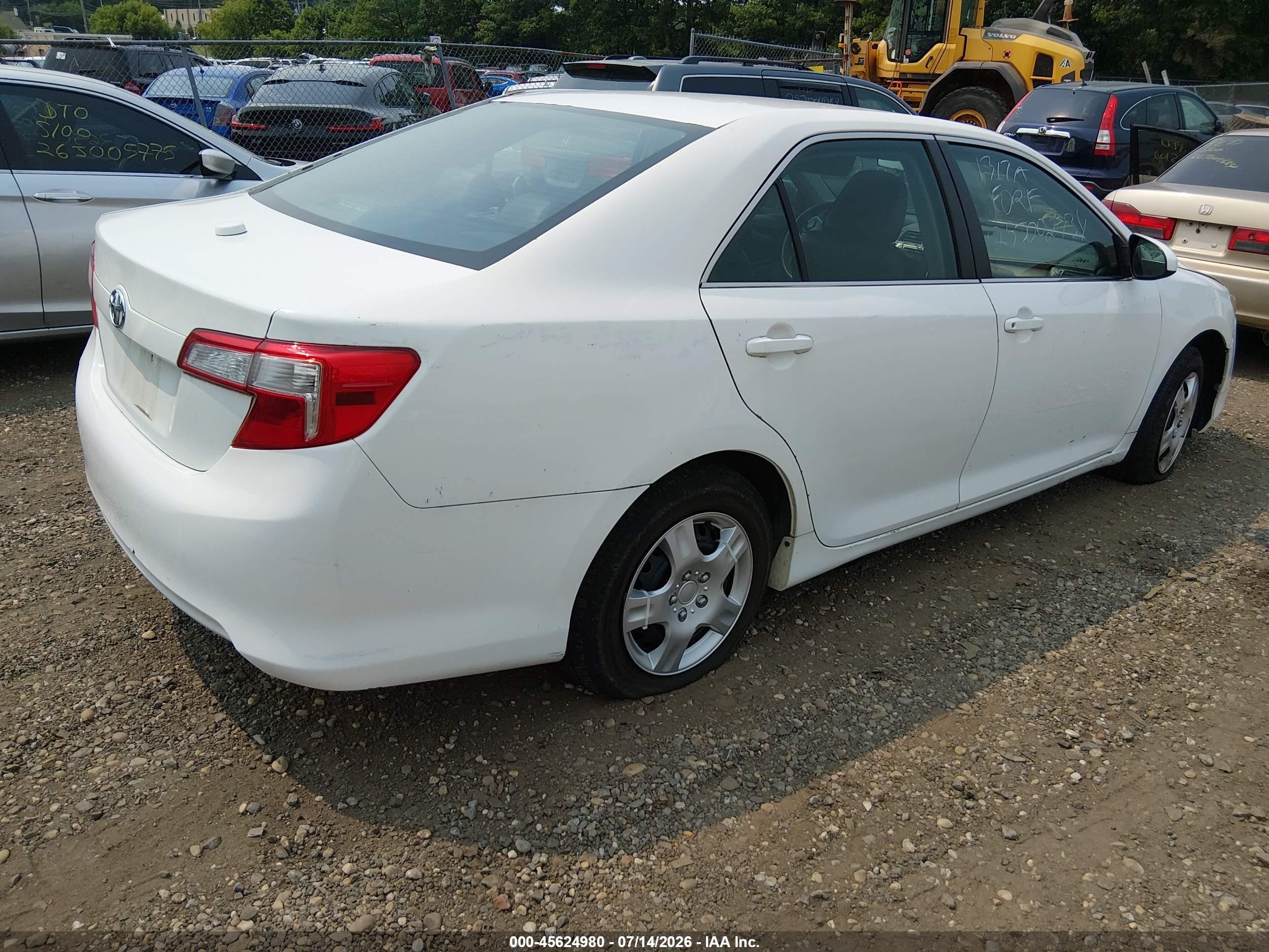 2014 Toyota Camry L White vin: 4T1BF1FK3EU865756
