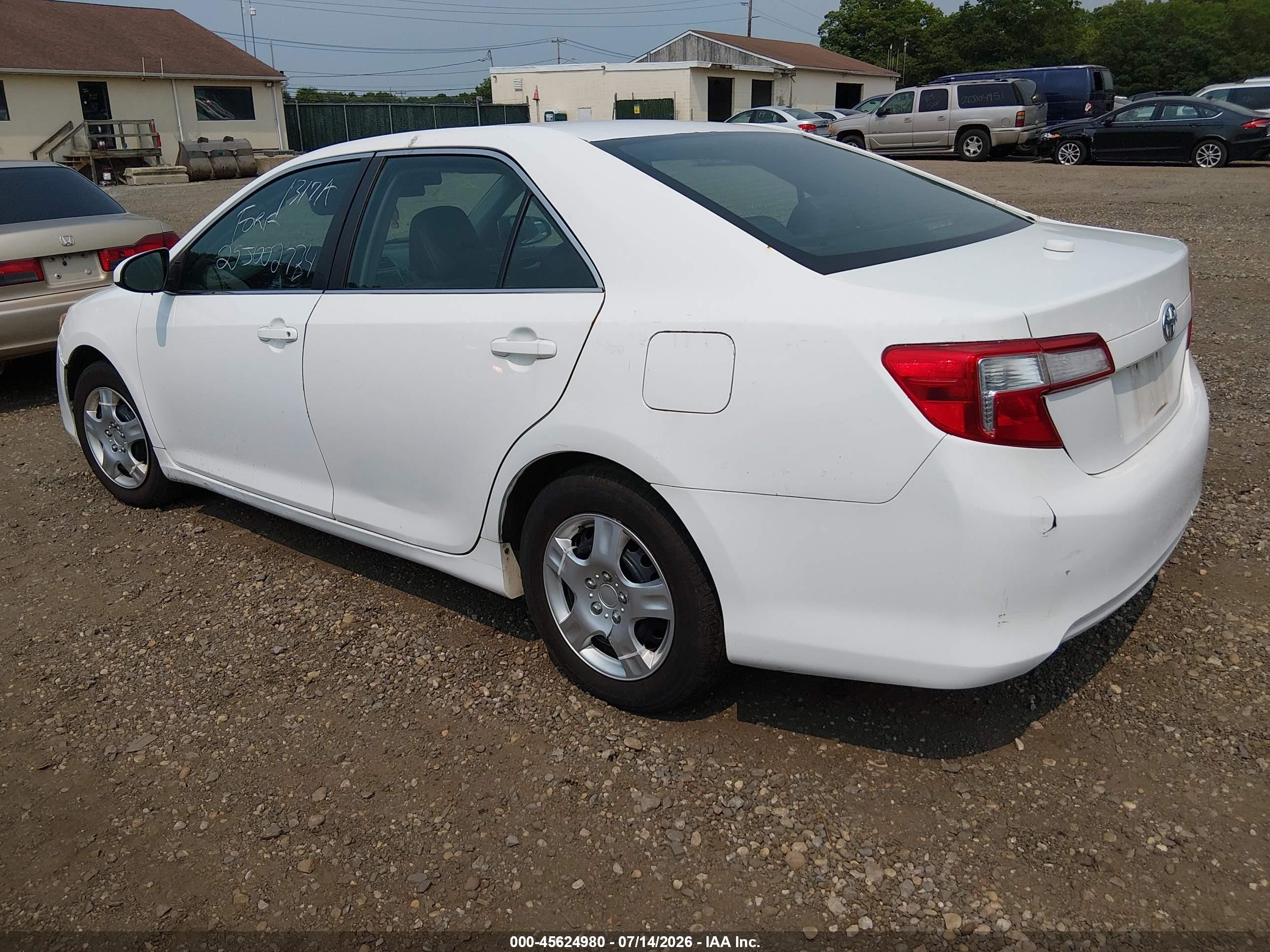 2014 Toyota Camry L White vin: 4T1BF1FK3EU865756